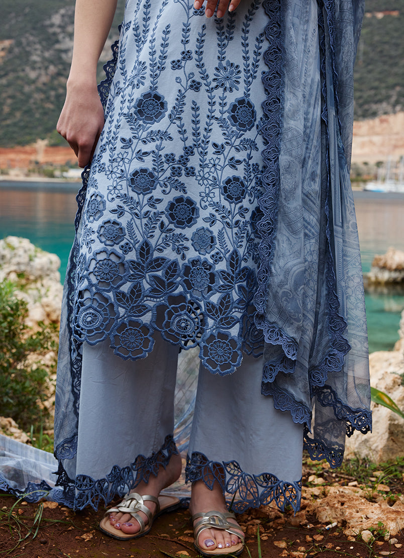 Image | Lawnkari 25 | Zayna M Sky Blue Cotton Lawn