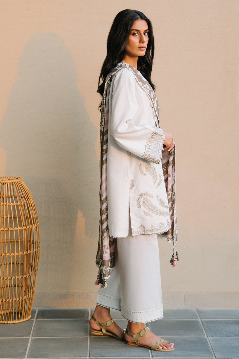 Jazmin | Summer Lawn 25 | USE-9142 S White Lawn