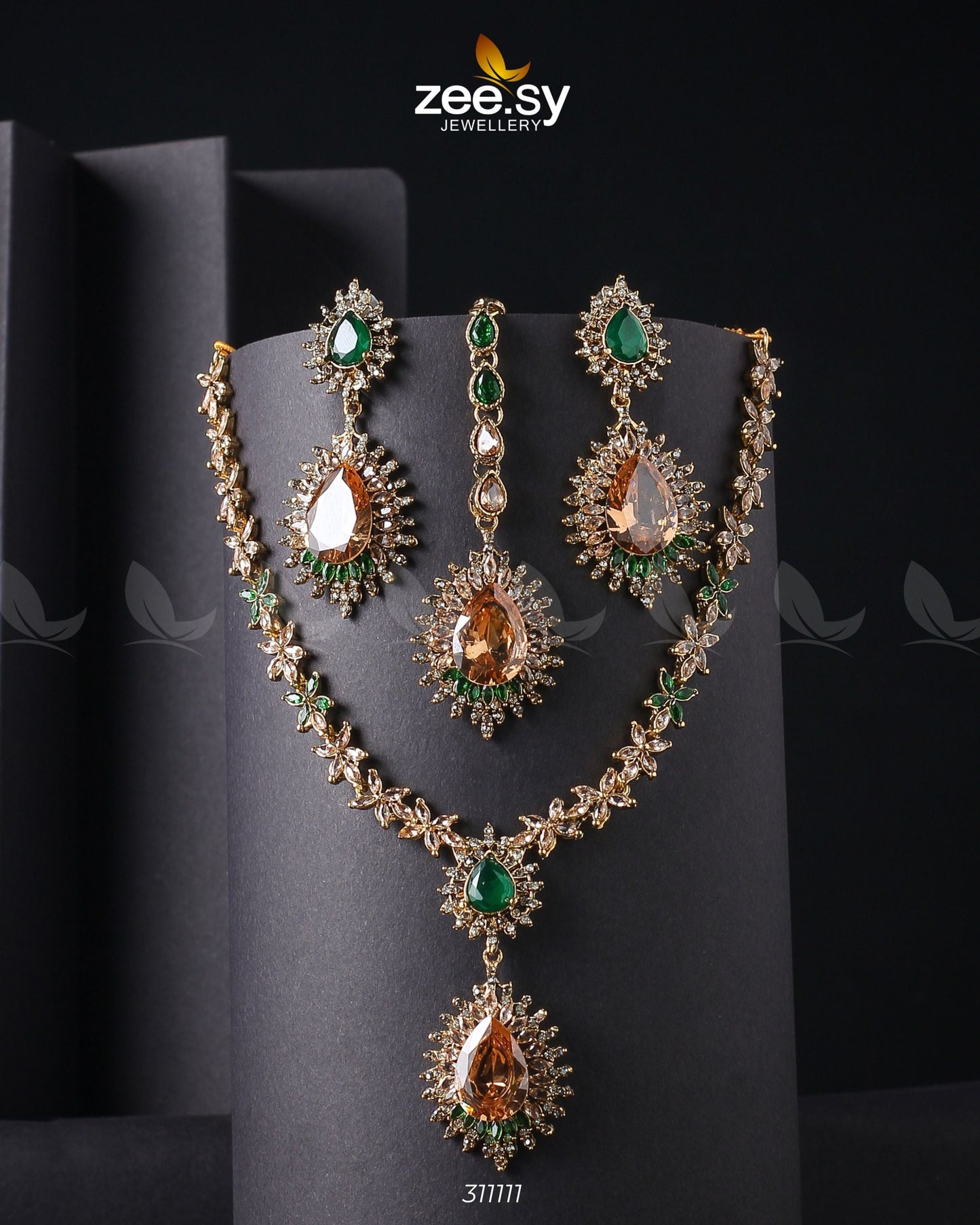 Zilla Necklace Champagne & Green