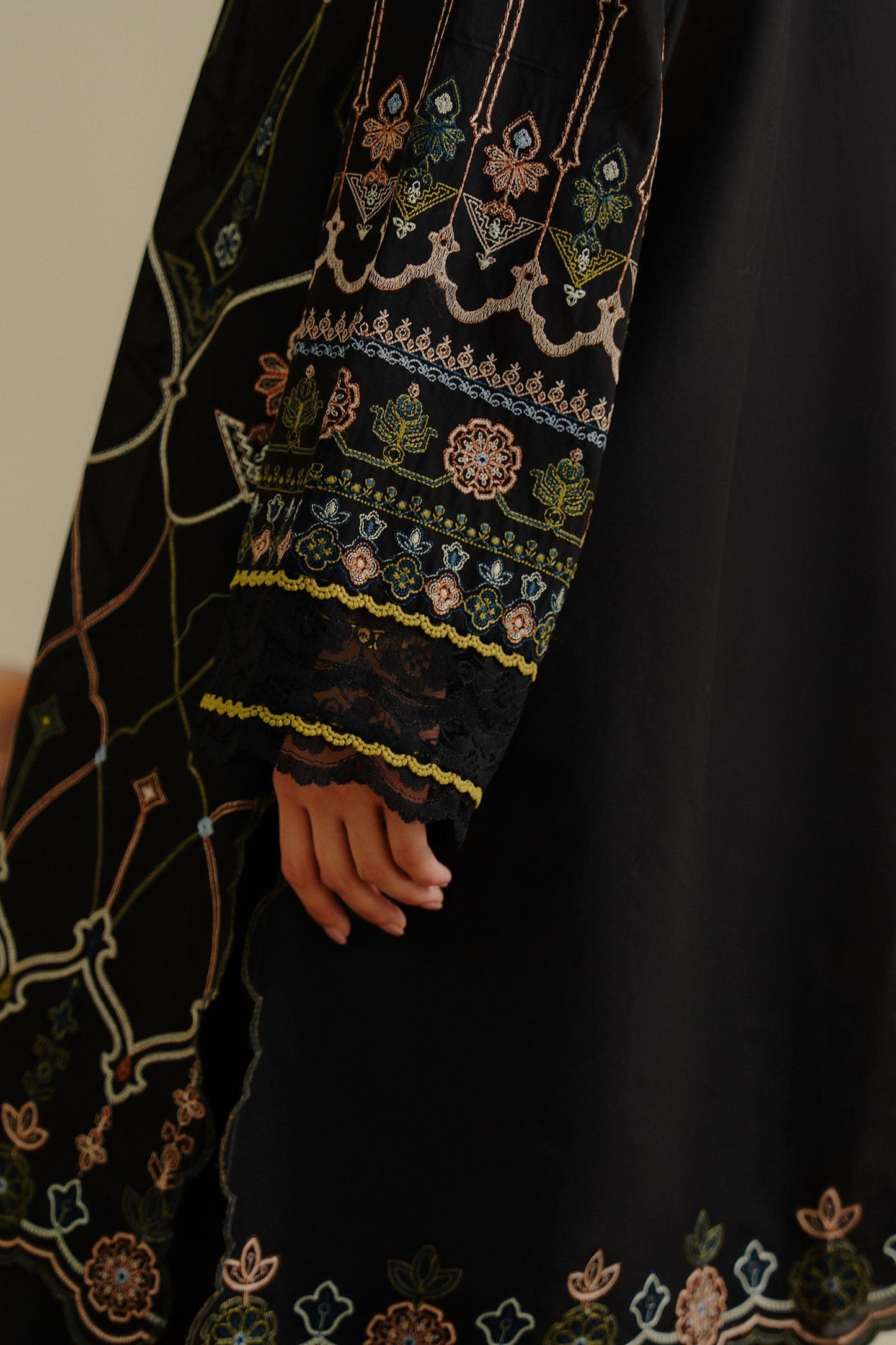 Zara Shahjahan | Coco Lawn 25 | Iris-2A L Black Lawn