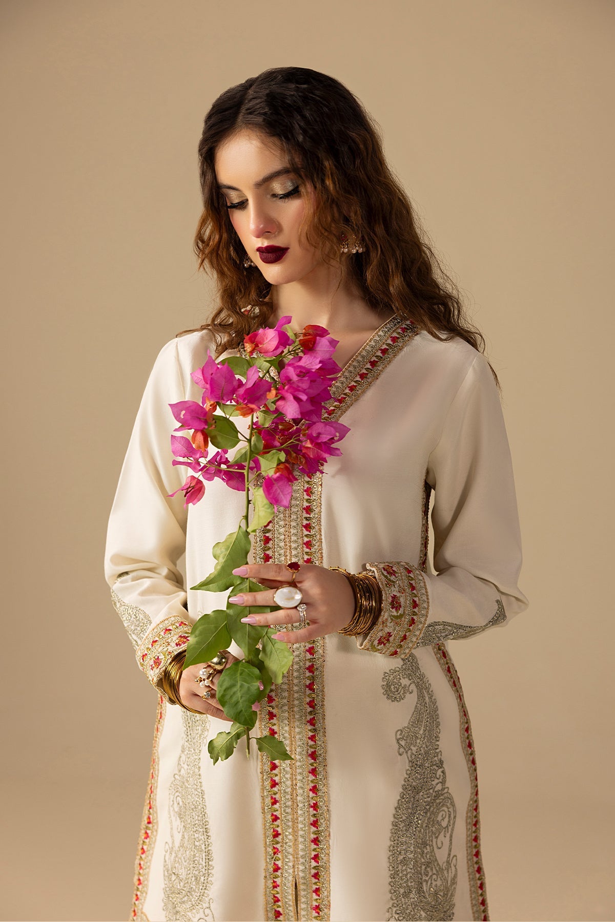 Erum Khan | Lillia Summer Edit | Dream Dust M Off White Raw Silk
