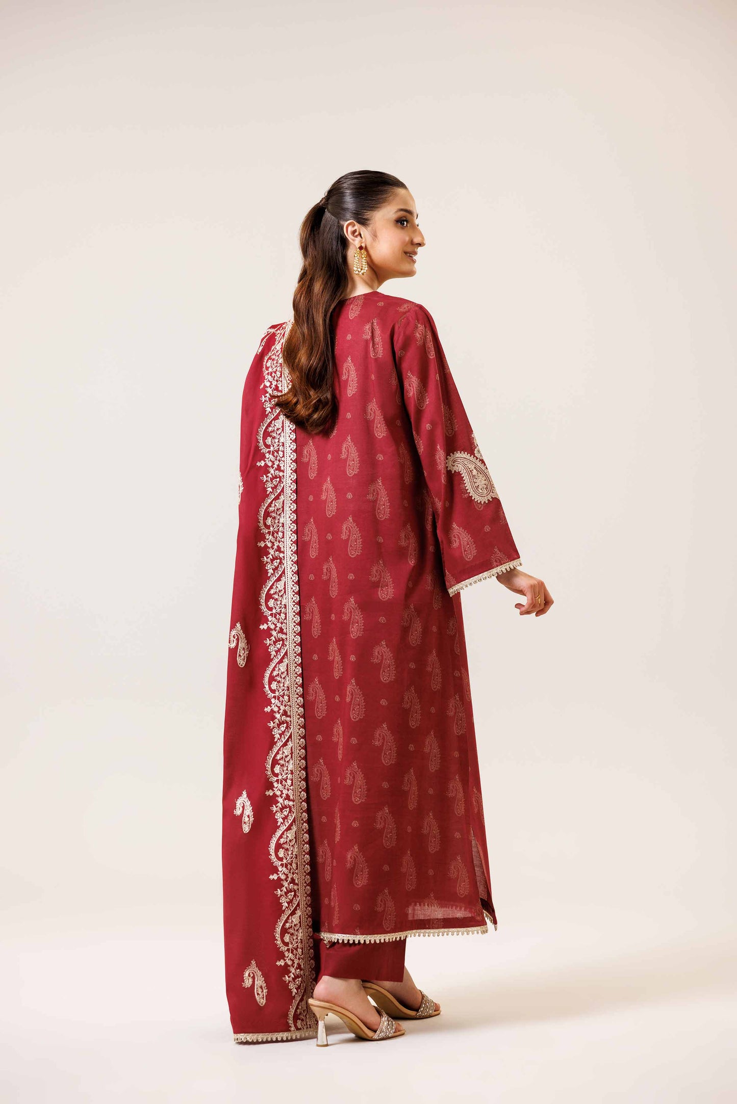 Nishat | Cross Season Edit | 42401990-1 S Red Lawn