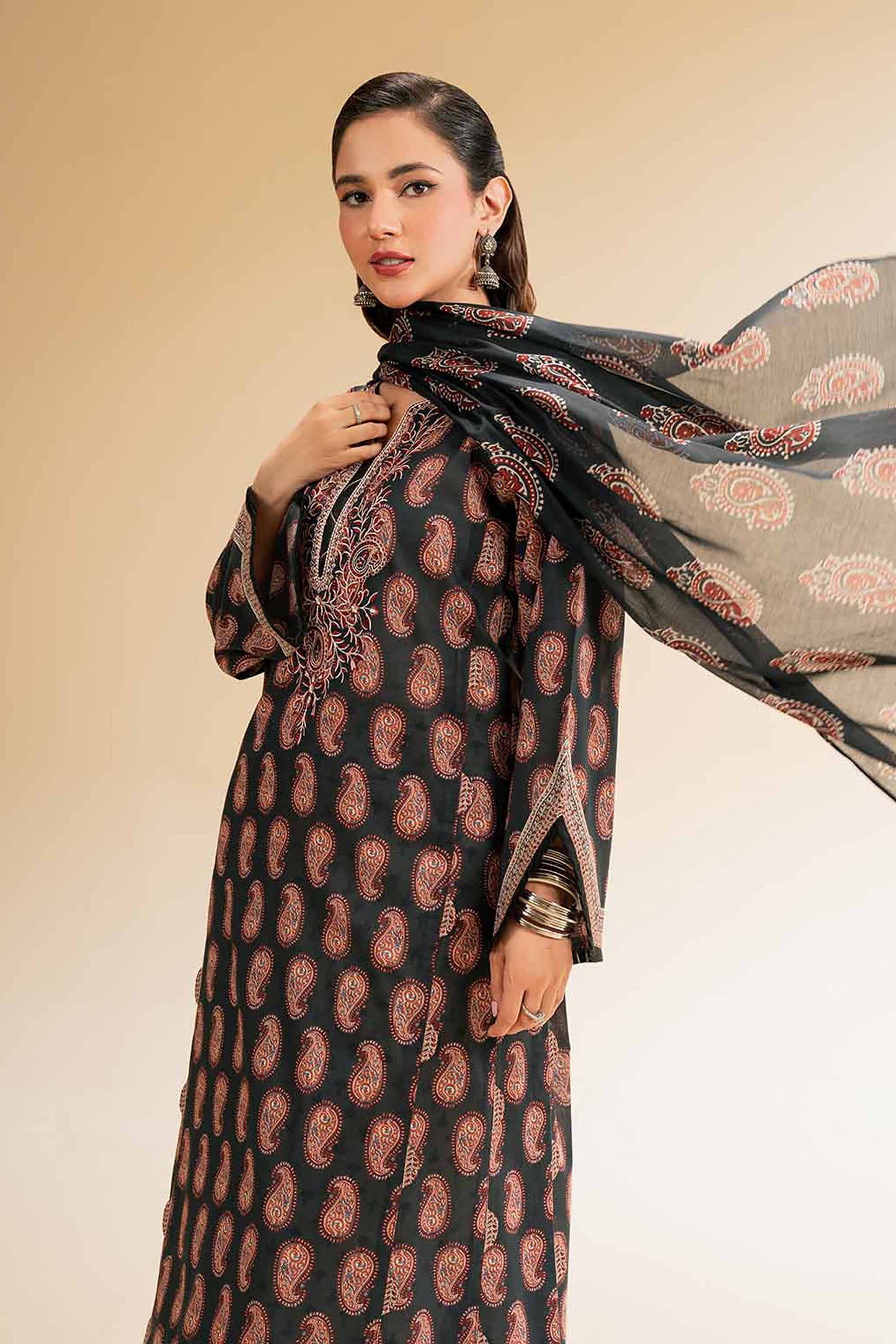 Nishat | Cross Season Edit | 42519175 L Black Cambric