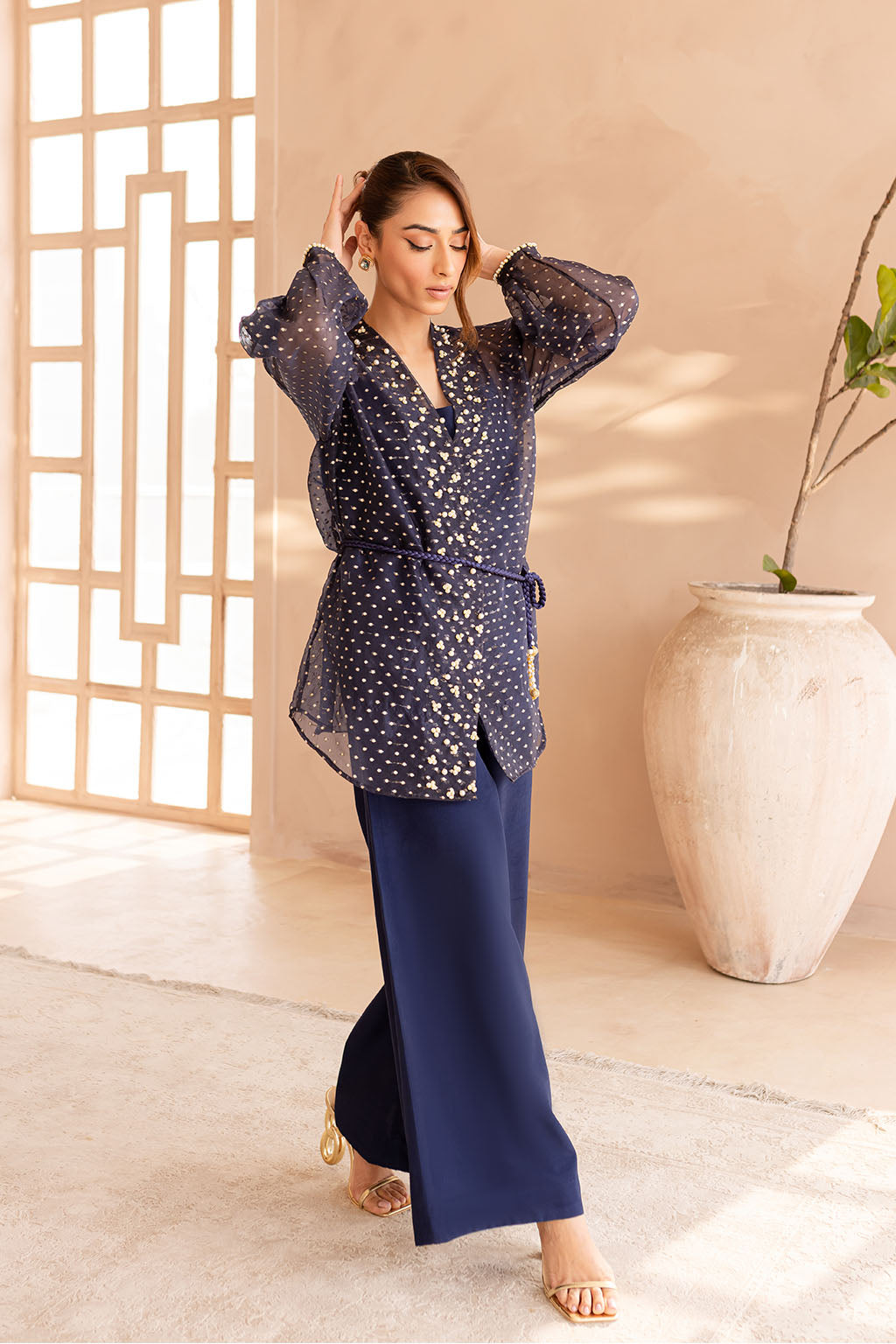 Vanya | Veranda Fromals | VR-06 XL Navy Organza