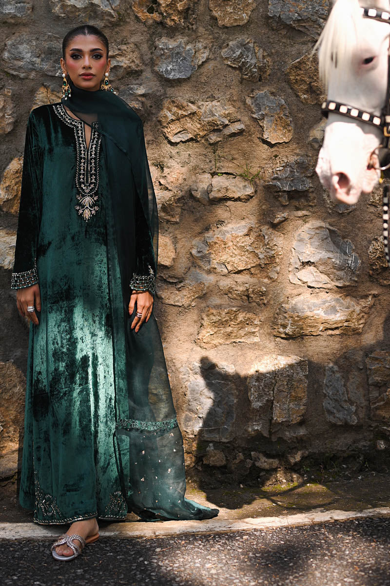 Hue Pret | Farasha Luxury Winter | Yasma XL Emerald Green Pure Velvet