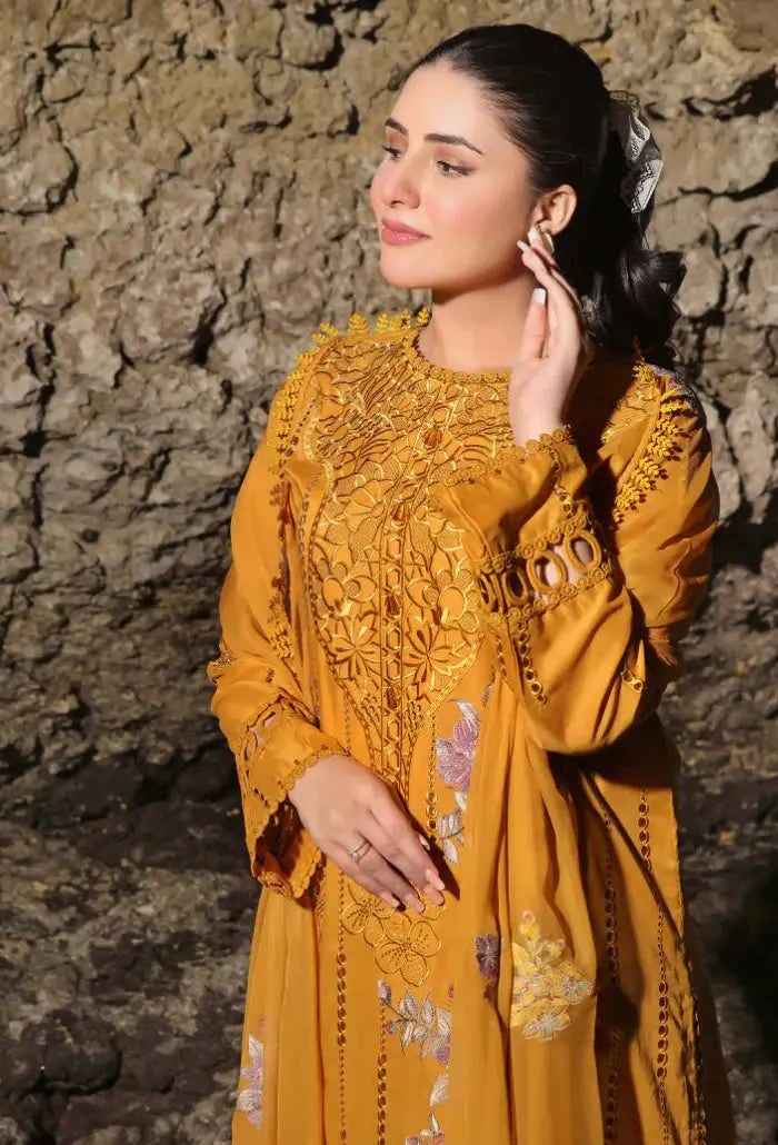 Humdum | Afsoon Lawn 24 | D06 - Pakistani Designer Dress - by HumDum | Type: Luxury - 100% Original at Saira Sultan