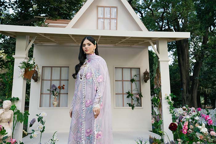 Zevk | Flora Festive Lawn | LILLY XL Lilac Lawn