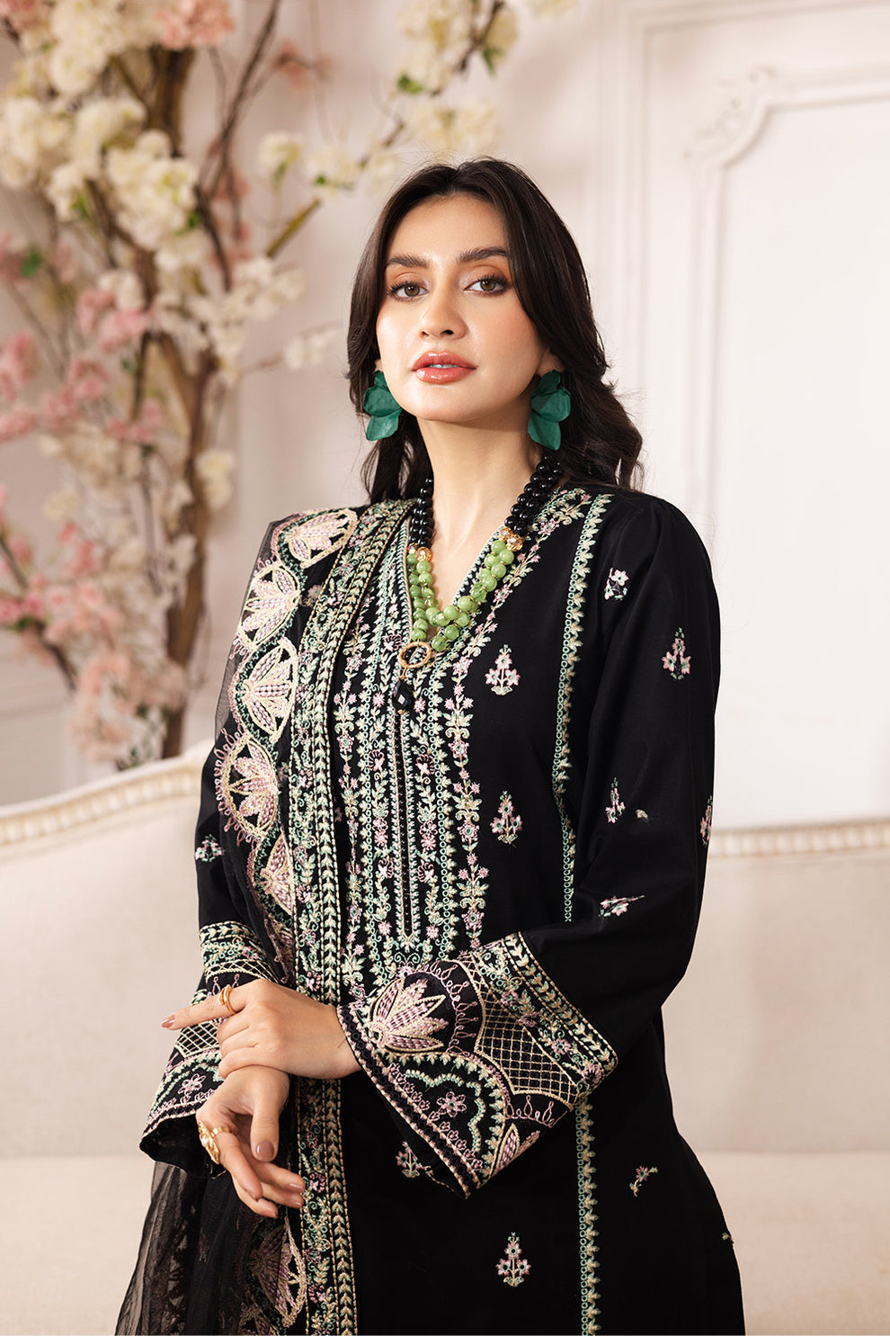 Maryum N Maria | Mira Luxury Lawn | SARA - FS50103 M Black Lawn