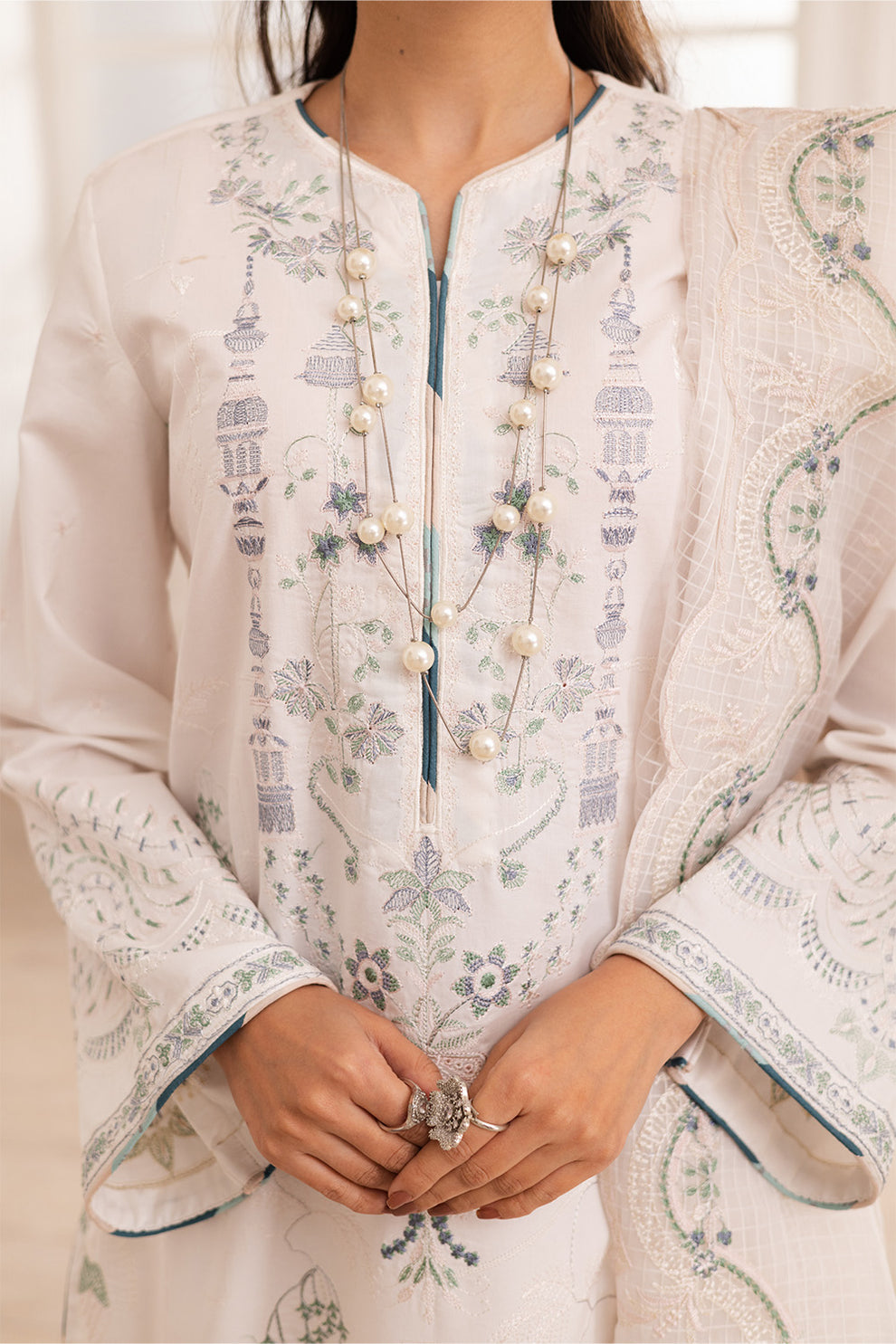 Maryum N Maria | Mira Luxury Lawn | MAIRA - FS50107 M White Lawn