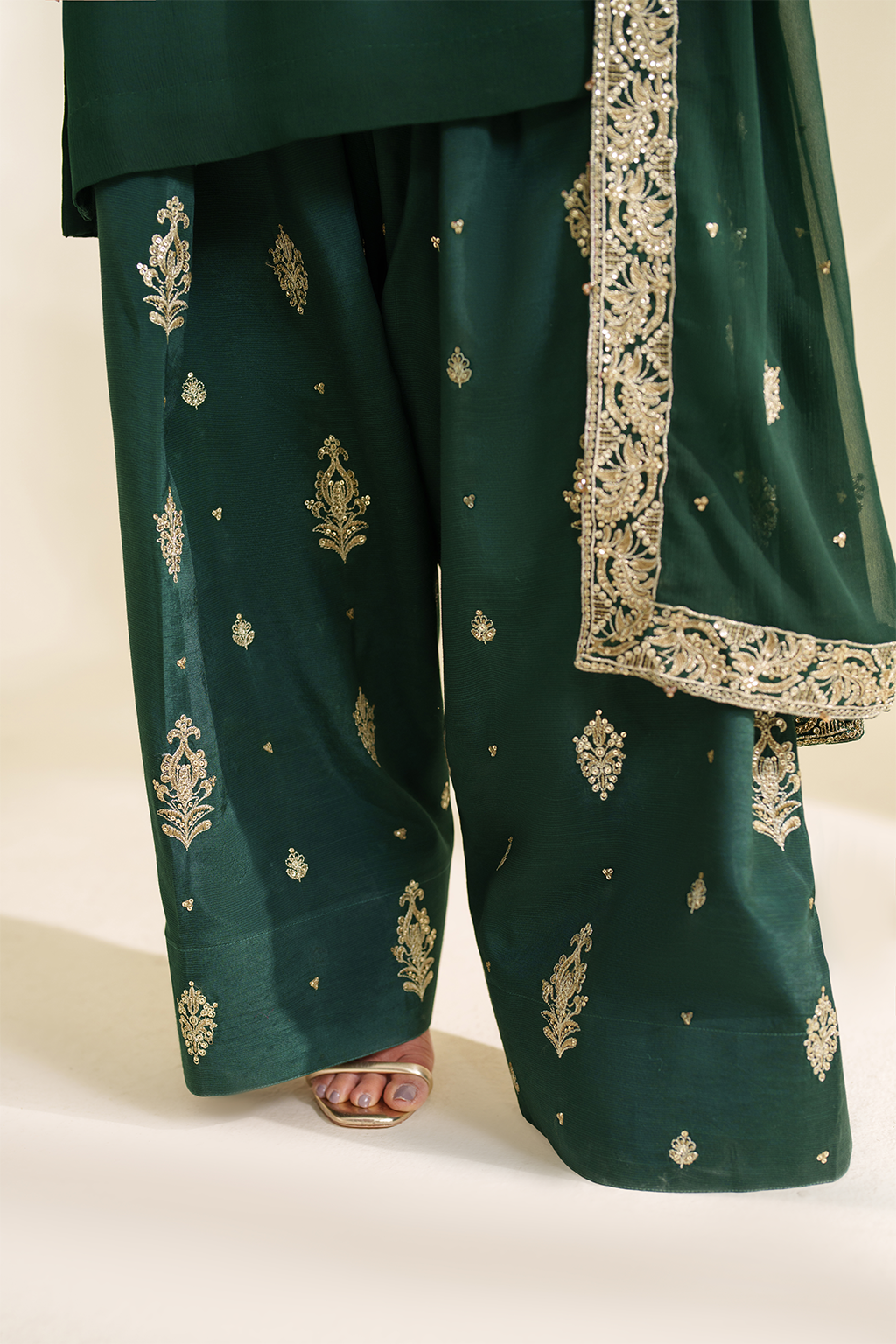 Iznik I Festive Formal I CC-75 Embroidered Chiffon - Pakistani Designer Dress - by Iznik - Type : Ladies Clothes - 100% Original at Saira Sultan