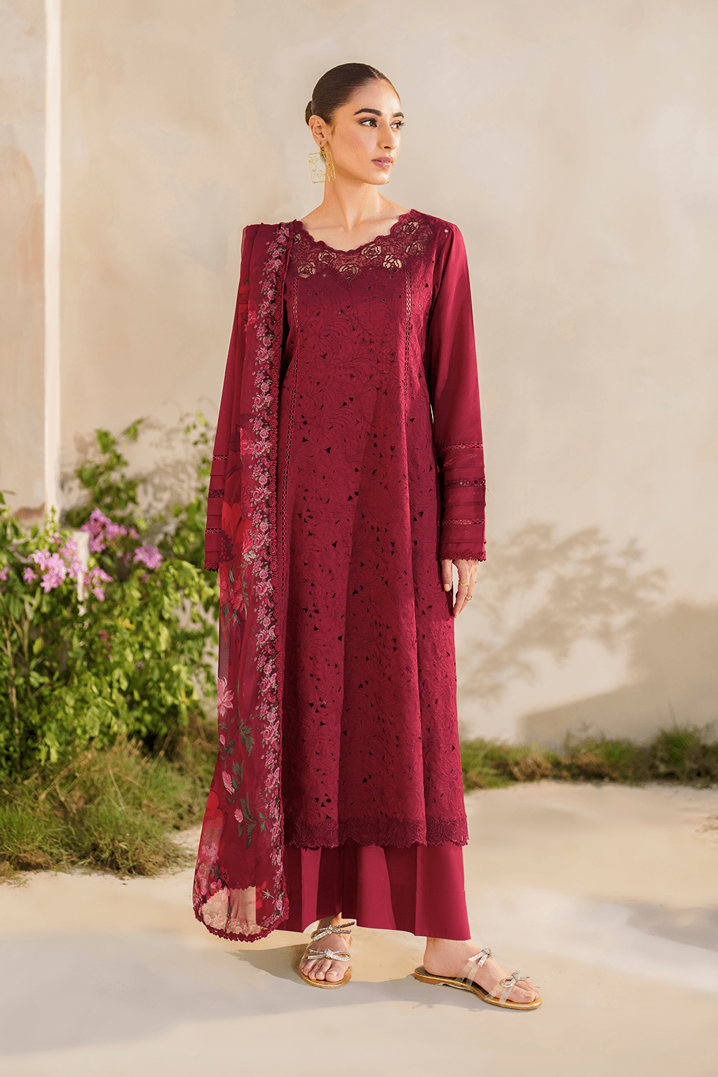 Iznik | Festive lawn 24 | SFL-02 - Pakistani Designer Dress - by Iznik | Type: Luxury - 100% Original at Saira Sultan