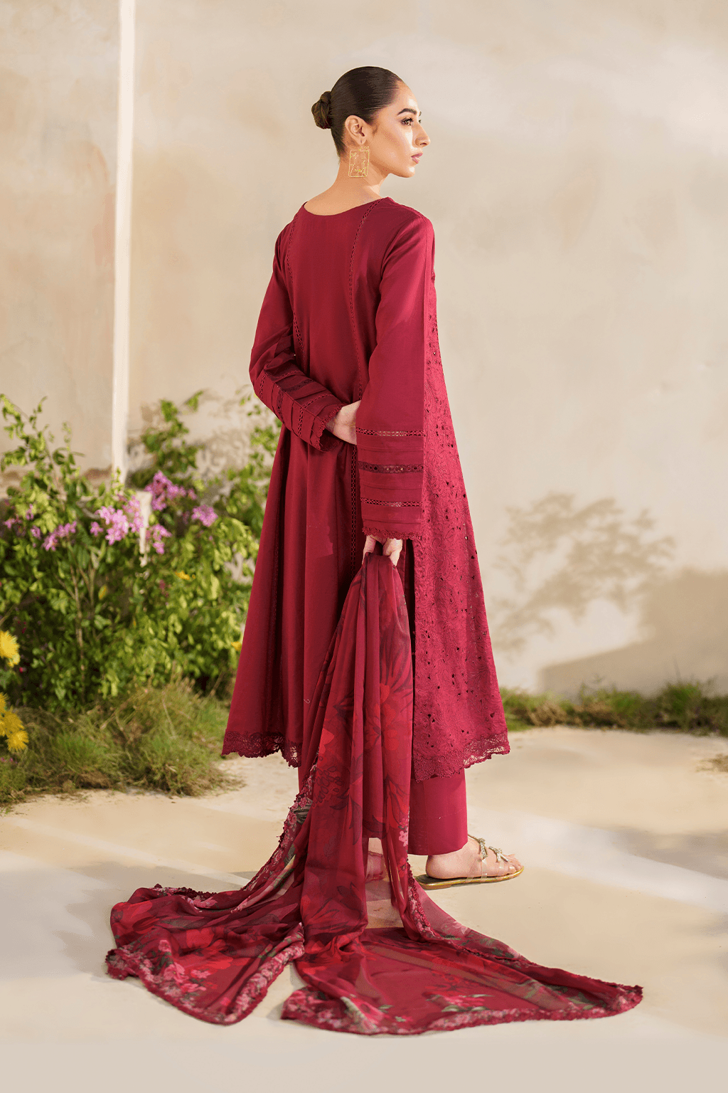 Iznik | Festive lawn 24 | SFL-02 - Pakistani Designer Dress - by Iznik | Type: Luxury - 100% Original at Saira Sultan