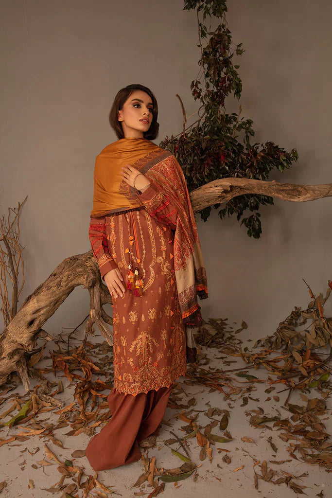 Sobia Nazir | Autumn Winter 23 | 5A - Pakistani Designer Dress - by Sobia Nazir | Type: Luxury - 100% Original at Saira Sultan