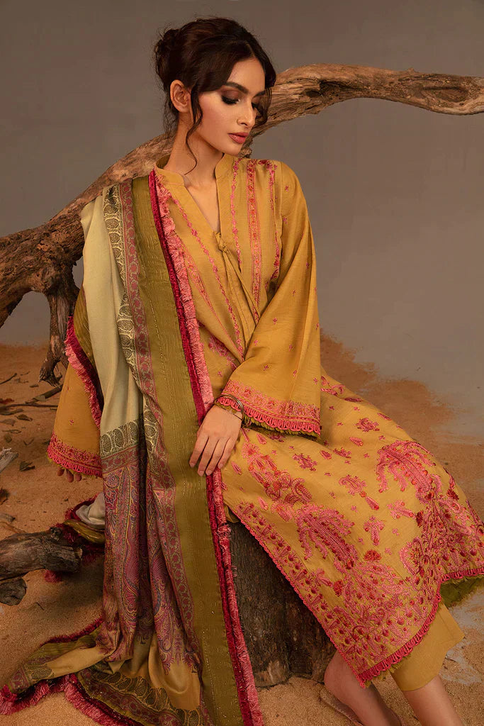 Sobia Nazir | Autumn Winter 23 | 5B - Pakistani Designer Dress - by Sobia Nazir | Type: Luxury - 100% Original at Saira Sultan
