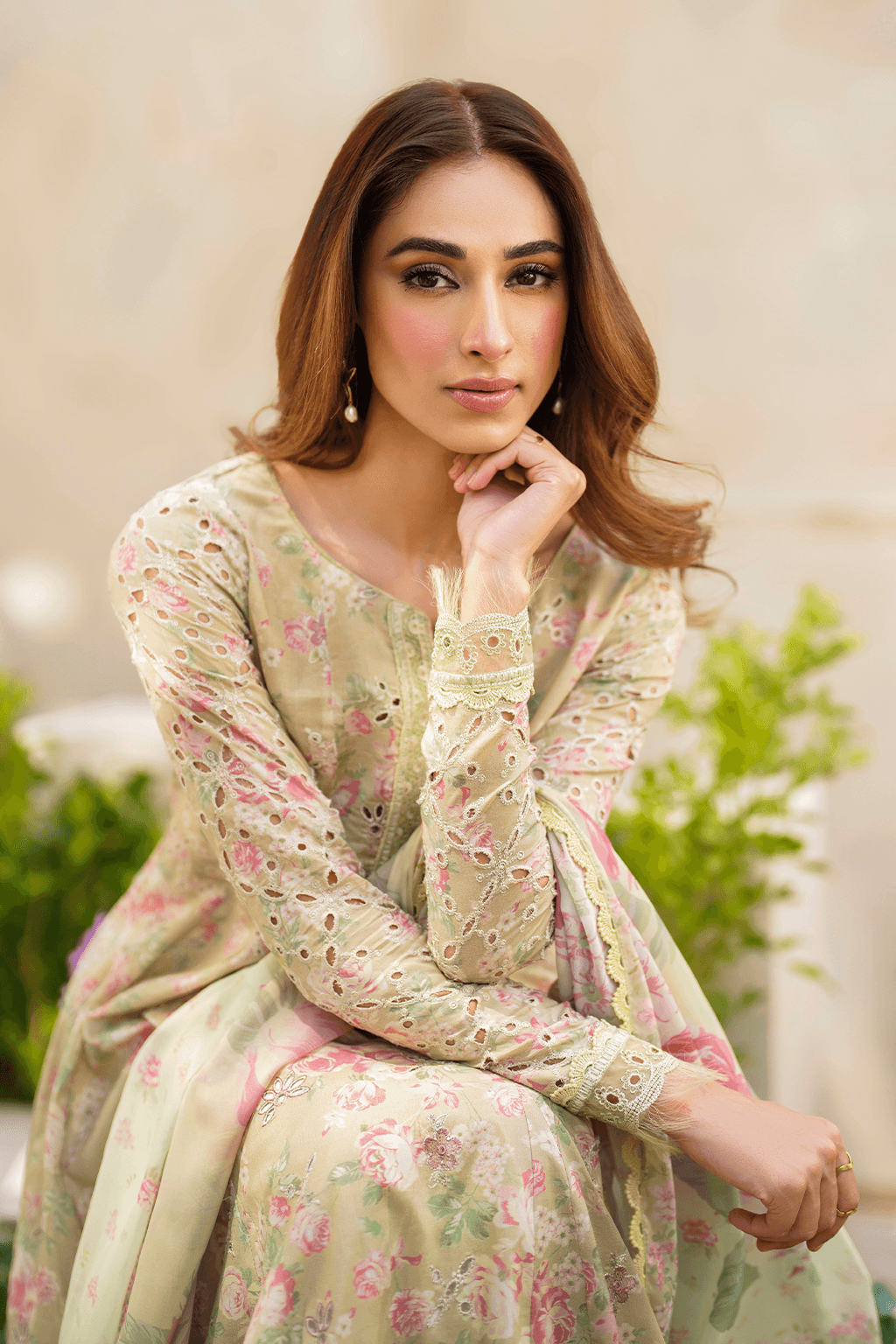Iznik | Festive lawn 24 | SFL-05 - Pakistani Designer Dress - by Iznik | Type: Luxury - 100% Original at Saira Sultan