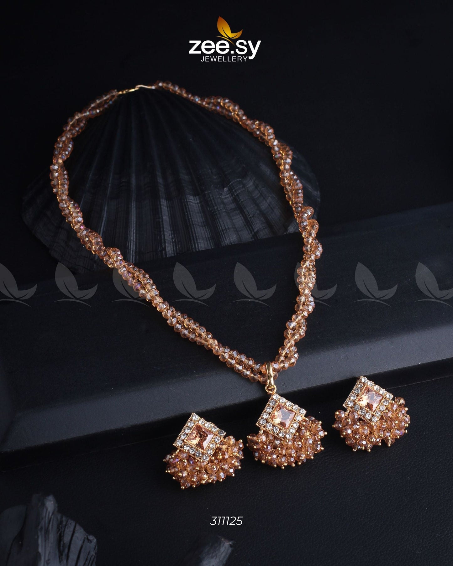 Pendant Necklace Golden Champagne