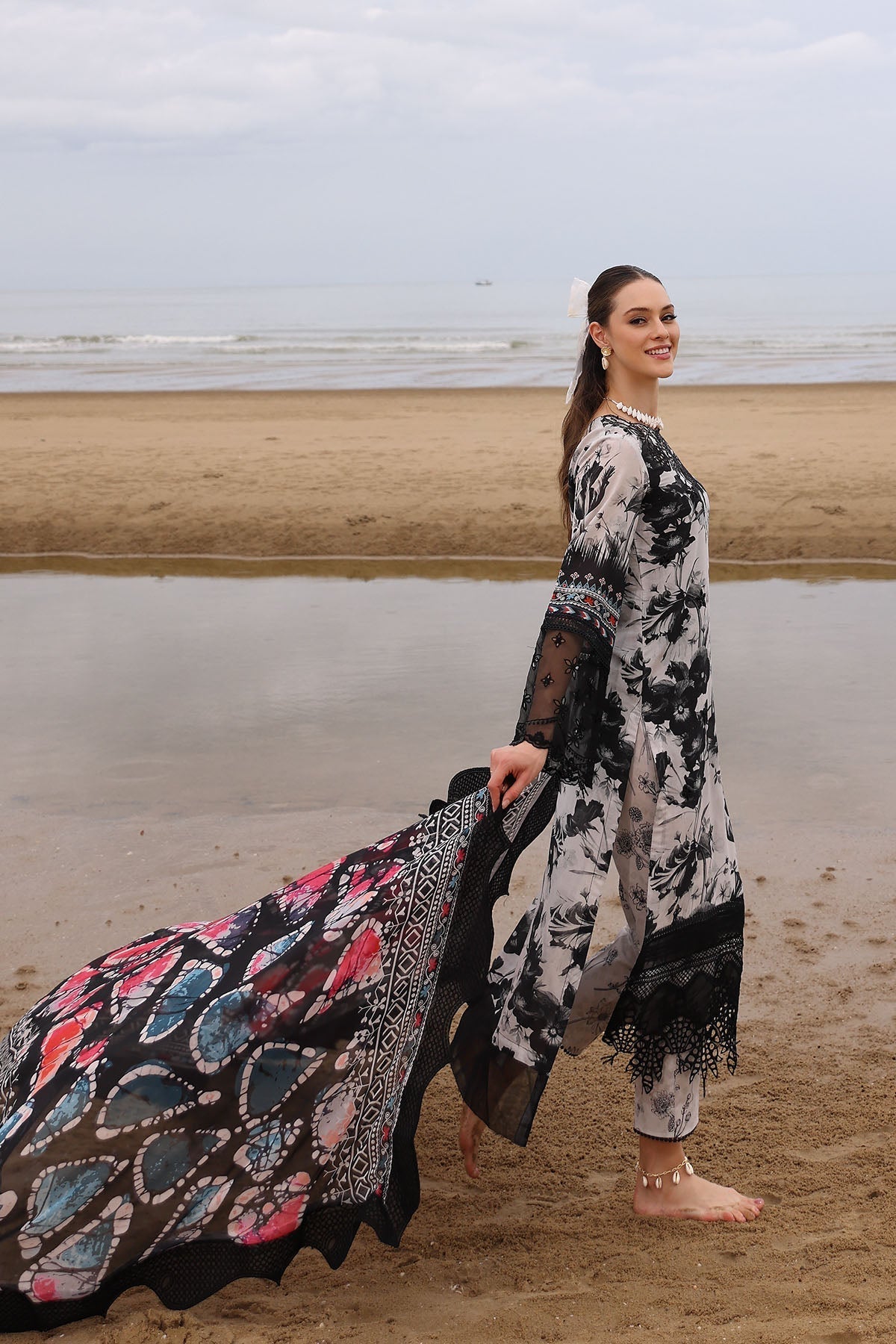 Nureh | Gardenia Embroidered Lawn 25 | NSG-175 L Black Lawn