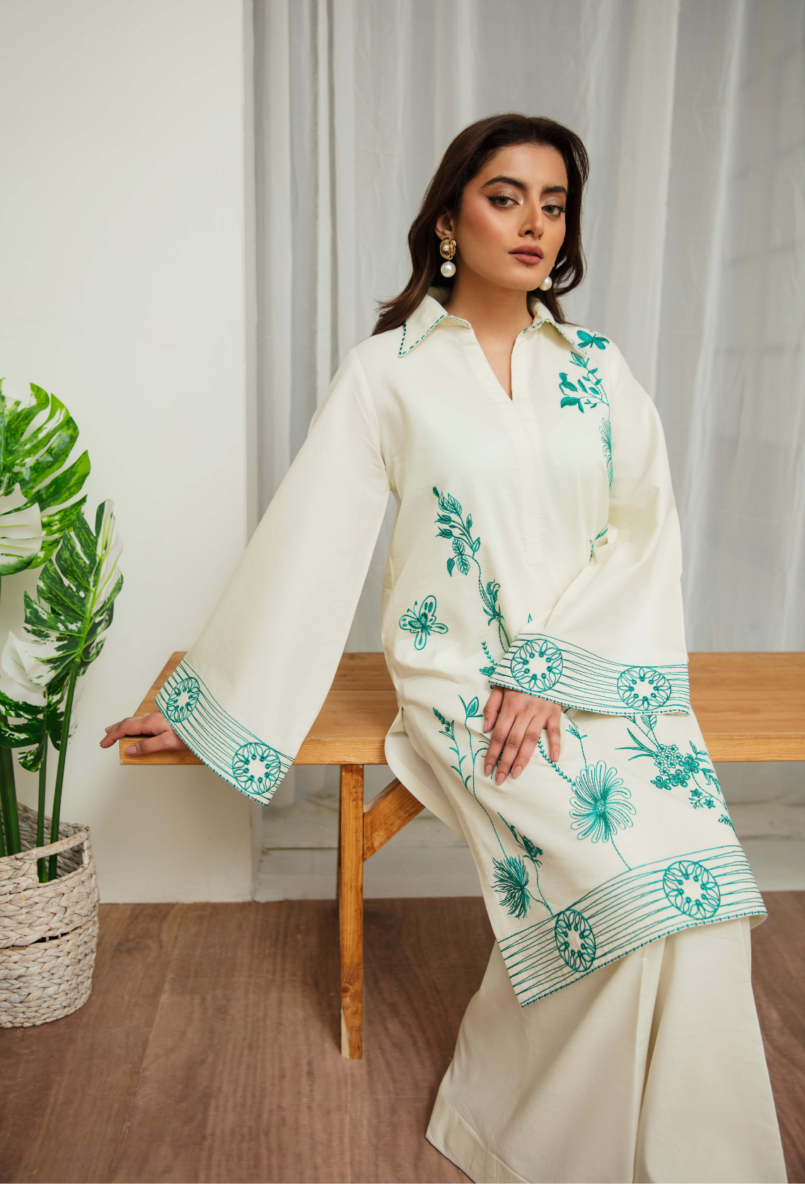 Humdum | Ayra Ready to wear | Ayra - D02 M Off White Lawn