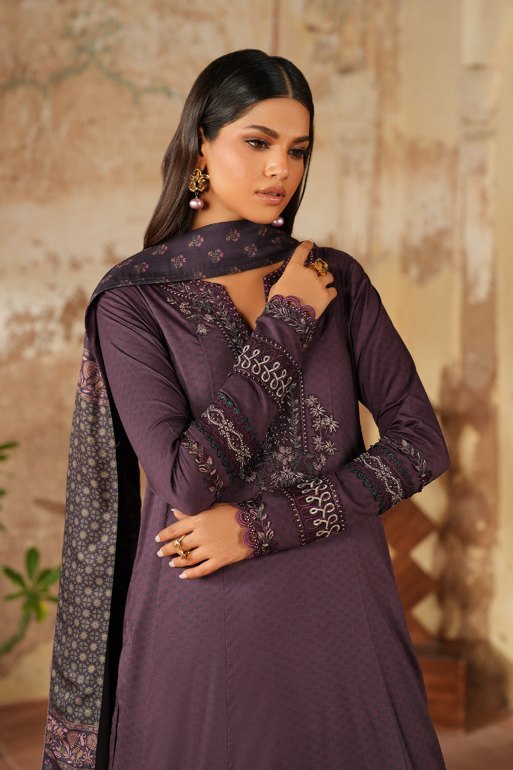 Iznik | Winter 25 | IPF-11 - Pakistani Designer Dress - by Iznik - Type : Ladies Clothes - 100% Original at Saira Sultan