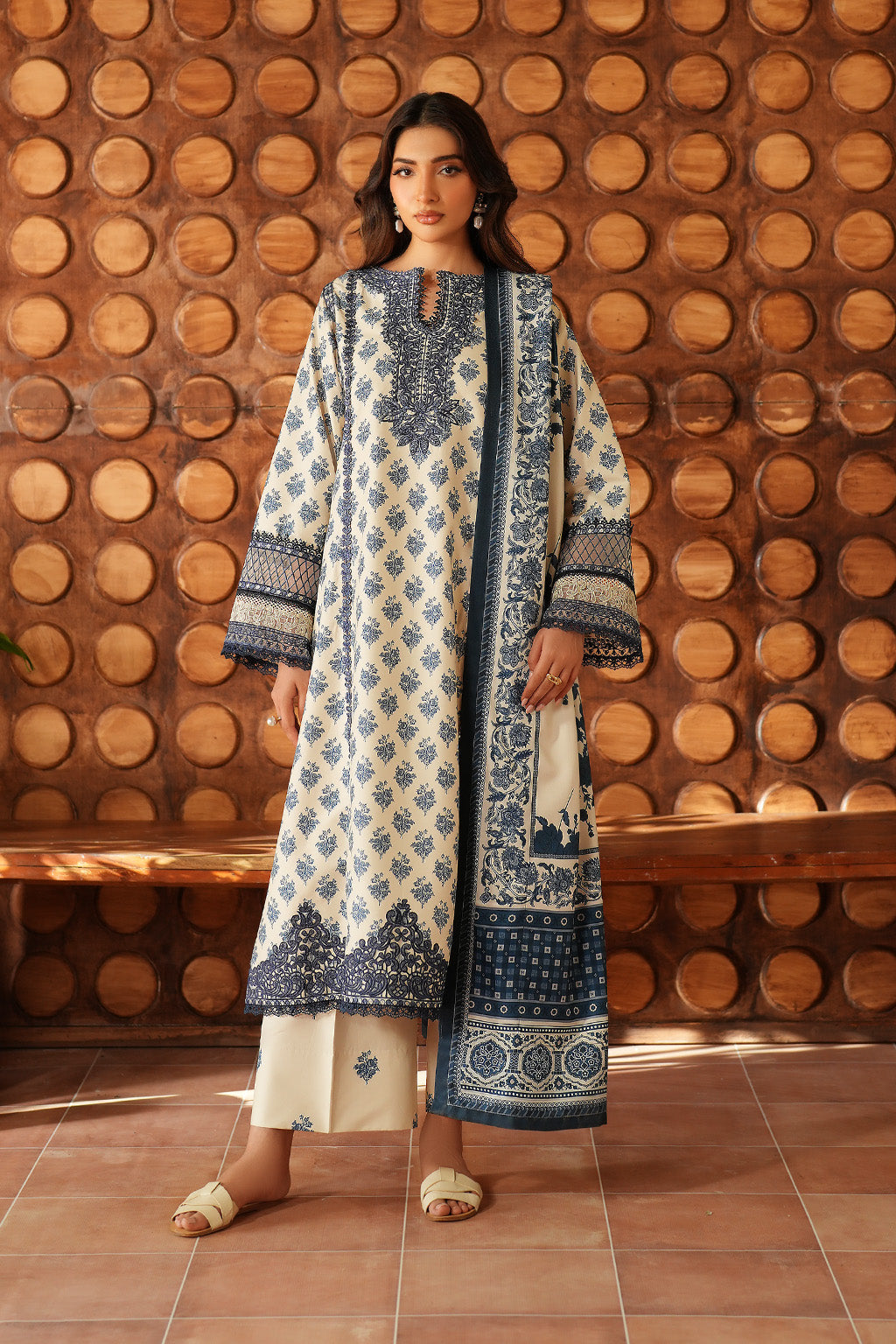 Iznik | Winter 25 | IPF-07 - Pakistani Designer Dress - by Iznik - Type : Ladies Clothes - 100% Original at Saira Sultan