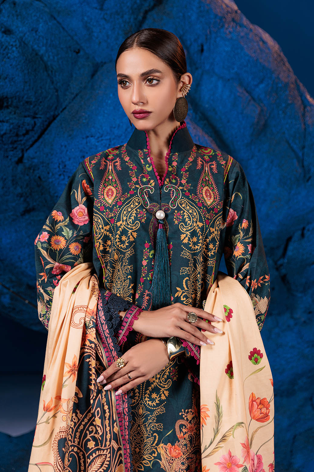 Bonanza Satrangi | Pacific 3 Pc (7W24P3P226)