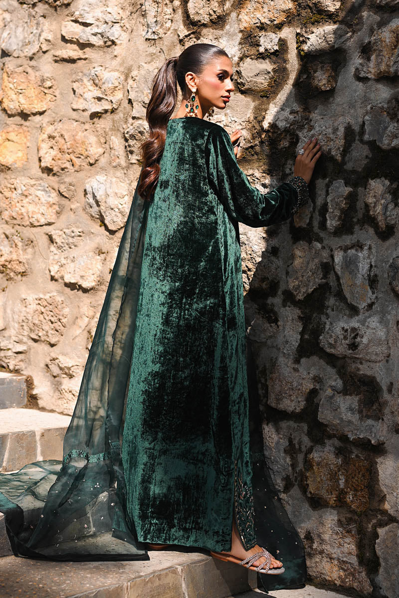 Hue Pret | Farasha Luxury Winter | Yasma S Emerald Green Pure Velvet