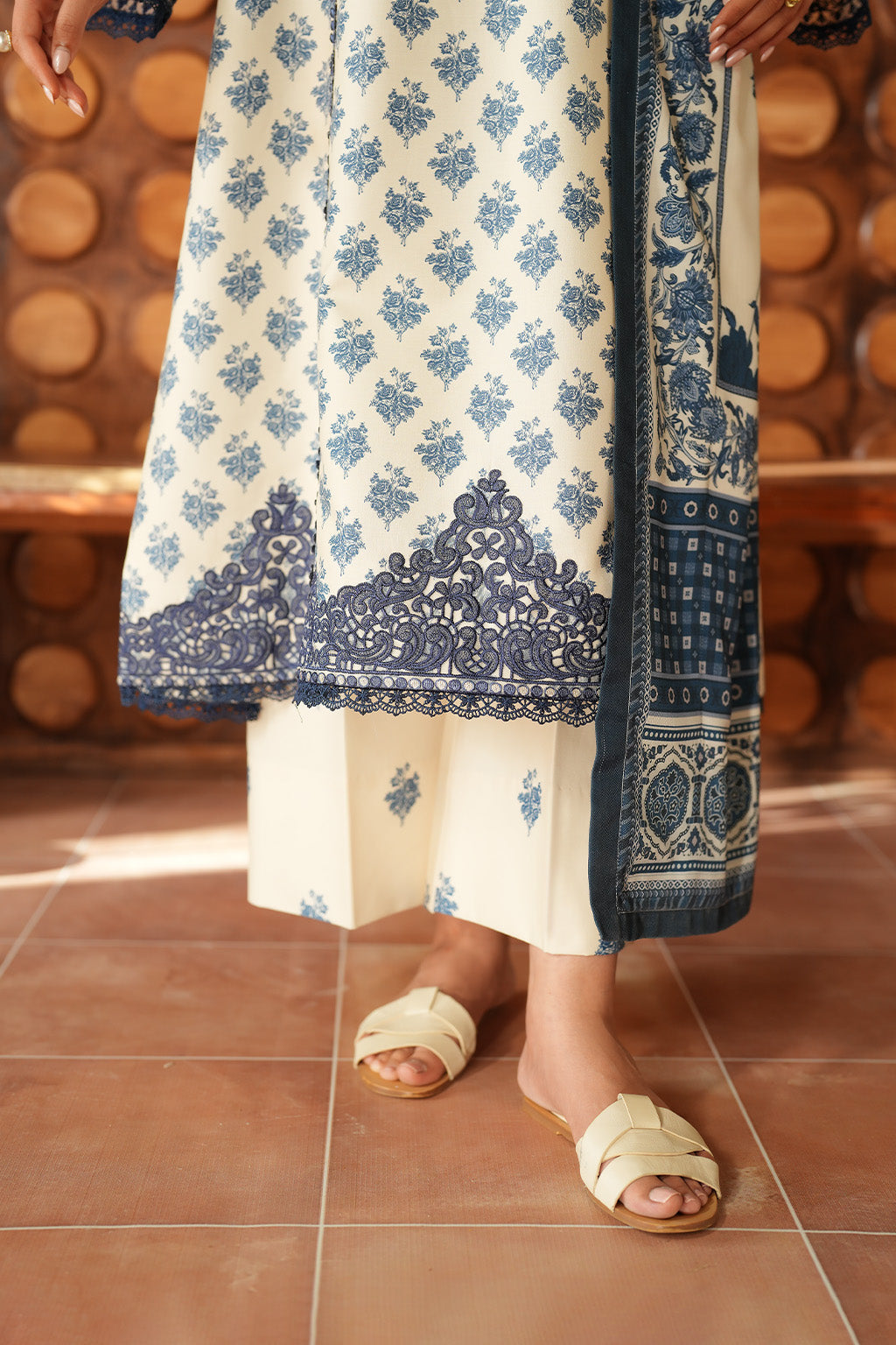 Iznik | Winter 25 | IPF-07 - Pakistani Designer Dress - by Iznik - Type : Ladies Clothes - 100% Original at Saira Sultan