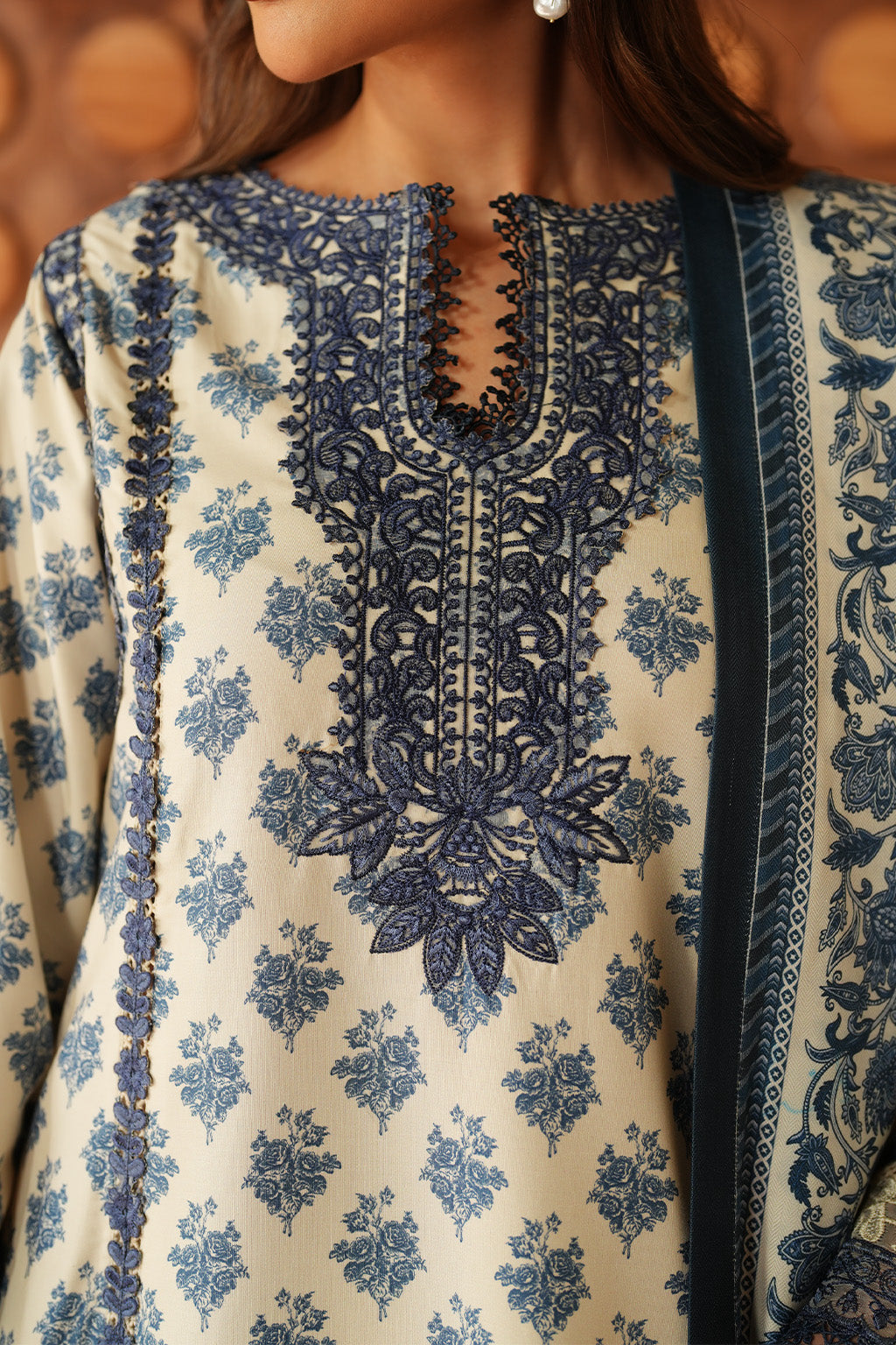 Iznik | Winter 25 | IPF-07 - Pakistani Designer Dress - by Iznik - Type : Ladies Clothes - 100% Original at Saira Sultan