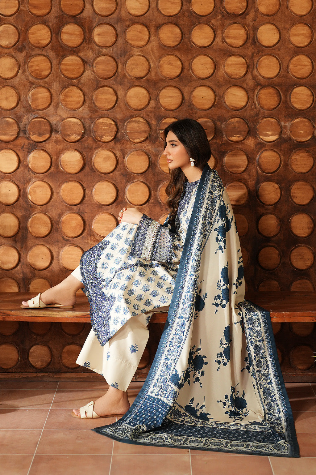 Iznik | Winter 25 | IPF-07 - Pakistani Designer Dress - by Iznik - Type : Ladies Clothes - 100% Original at Saira Sultan