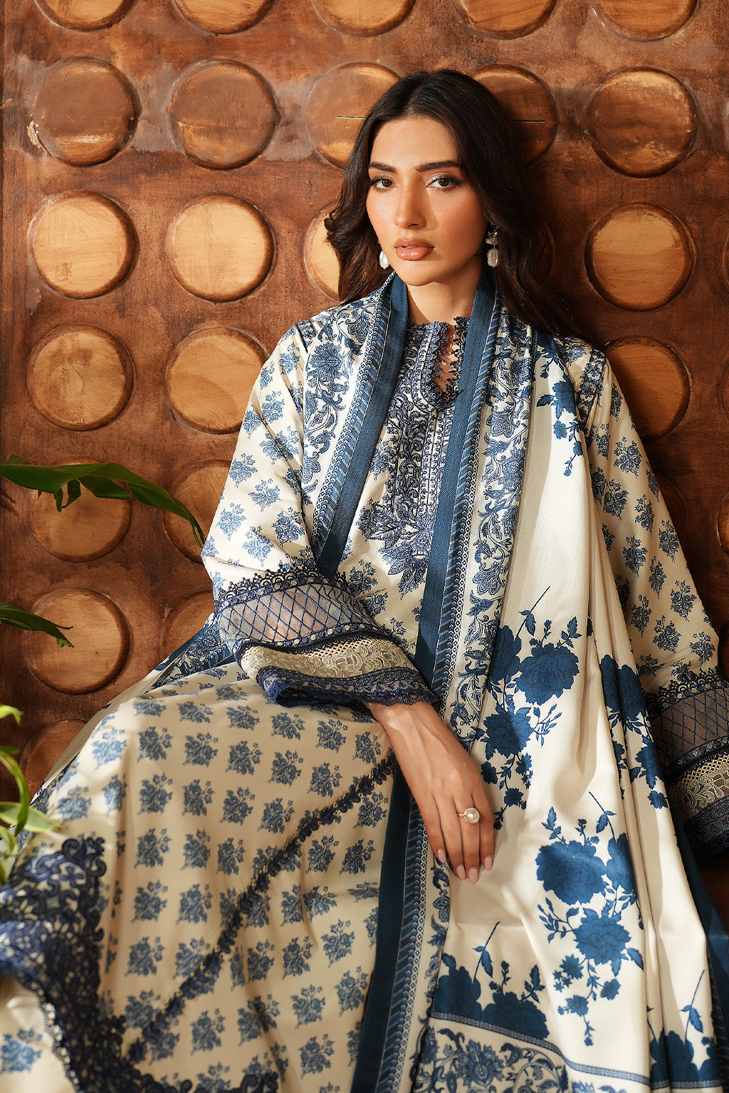 Iznik | Winter 25 | IPF-07 - Pakistani Designer Dress - by Iznik - Type : Ladies Clothes - 100% Original at Saira Sultan