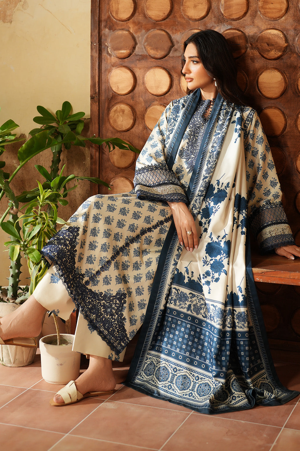 Iznik | Winter 25 | IPF-07 - Pakistani Designer Dress - by Iznik - Type : Ladies Clothes - 100% Original at Saira Sultan