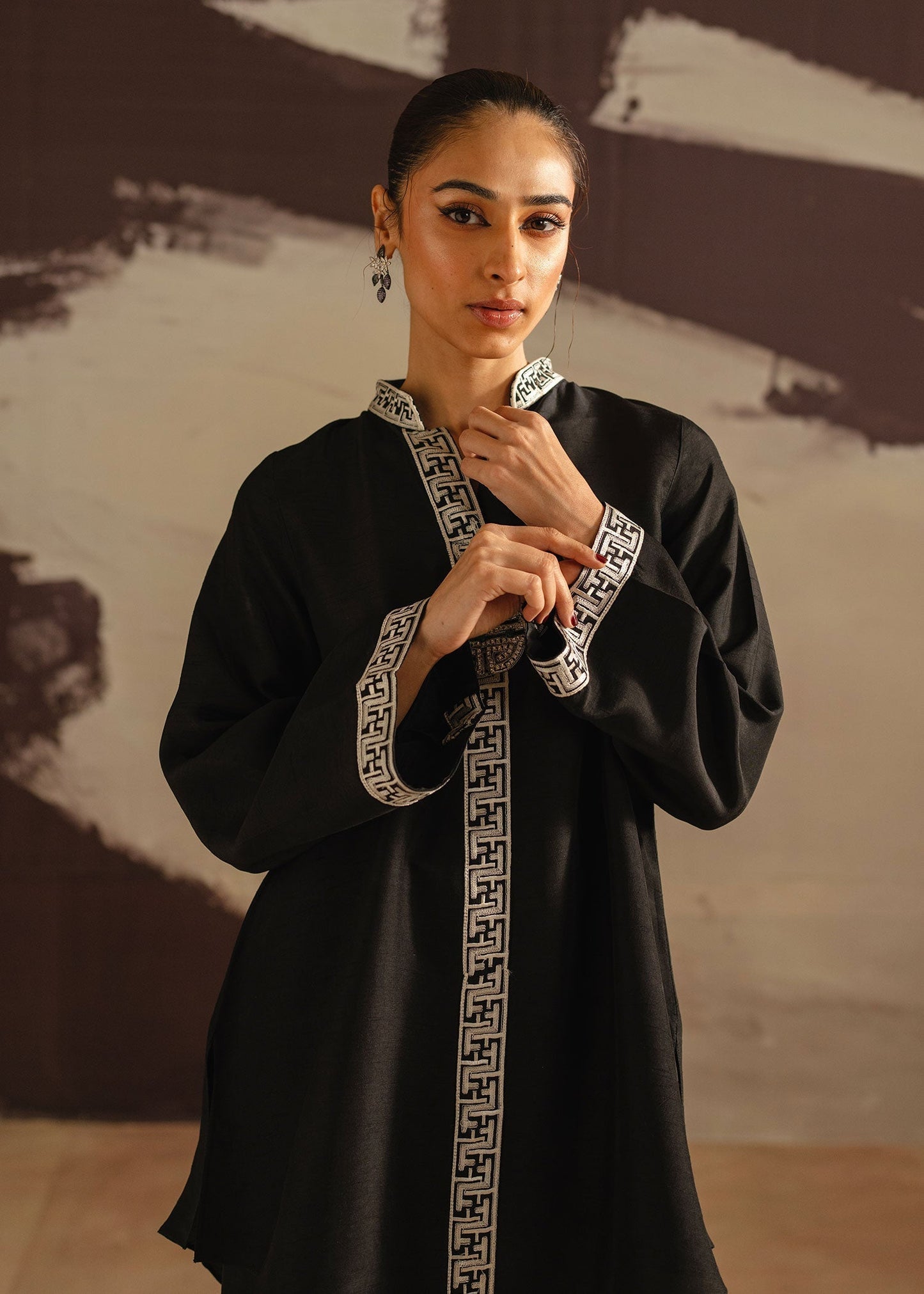 Mahgul | Eye of Cemal | Oriental Noir M Black Korean Raw Silk