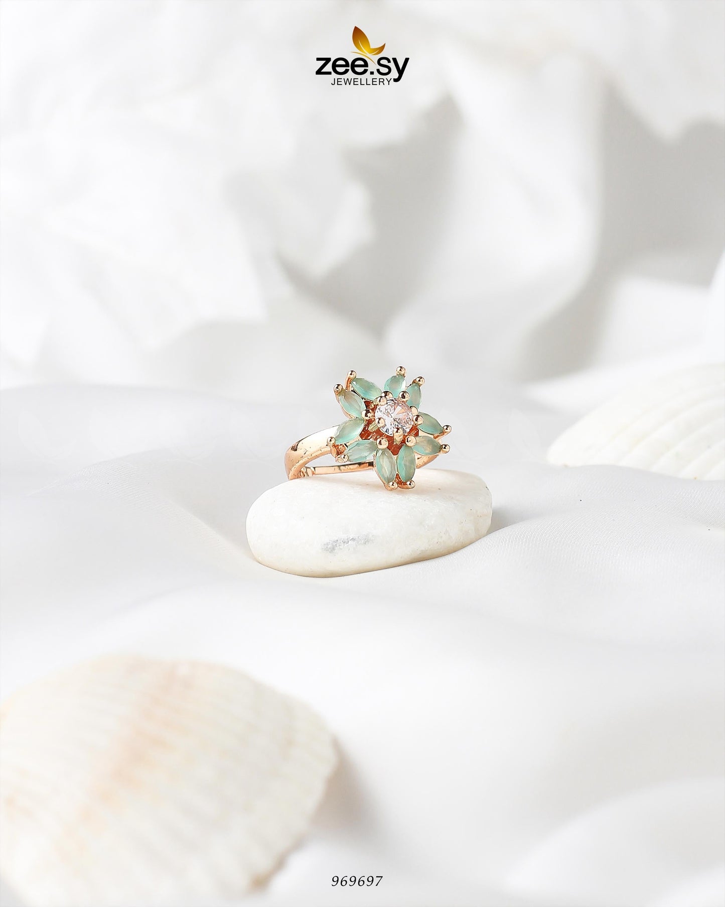 Daisy Ring Mint Green