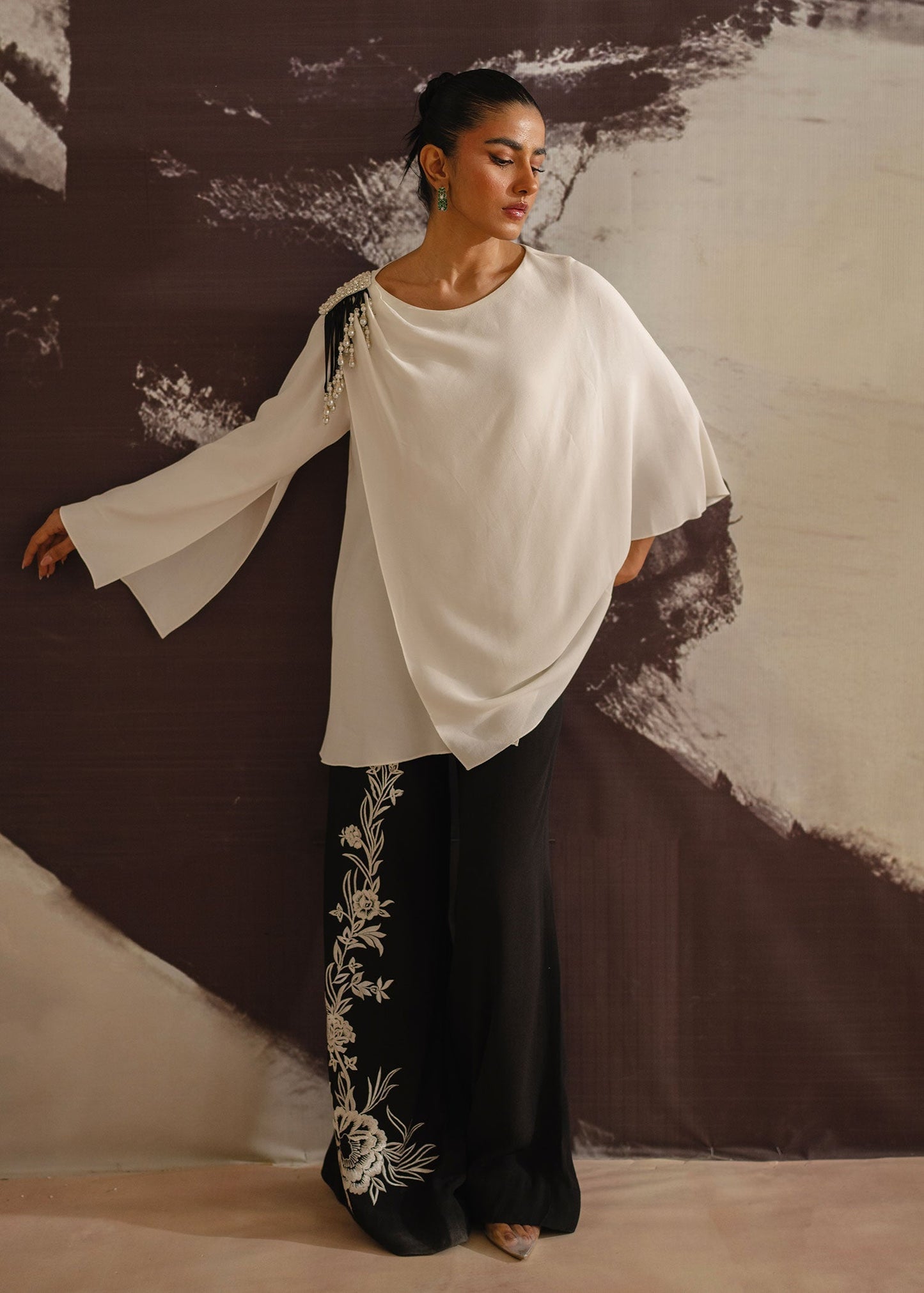 Mahgul | Eye of Cemal | Ivory Indulgence L Ivory Grip Silk