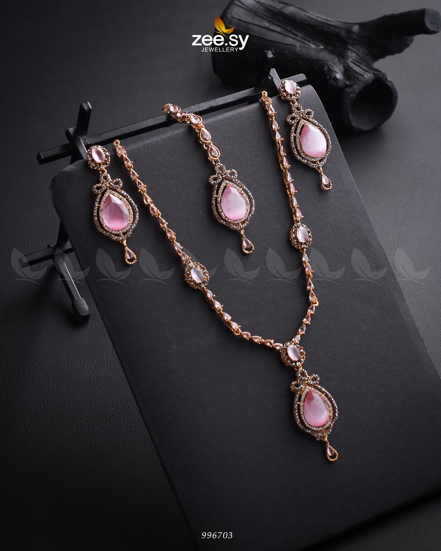 Syra Yousuf Necklace Set Golden Mint Pink