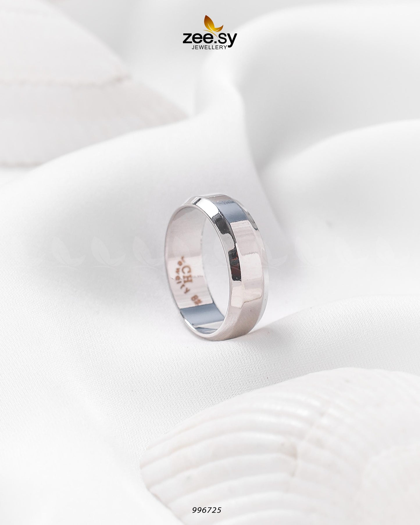 Domsley Ring Silver 18