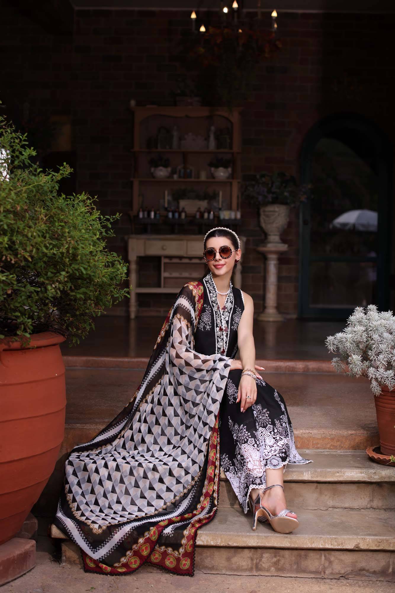Noor by Saadia Asad | Eid Luxe Printkari 24 | D6 - Pakistani Designer Dress - by Noor by Saadia Asad | Type: Luxury - 100% Original at Saira Sultan