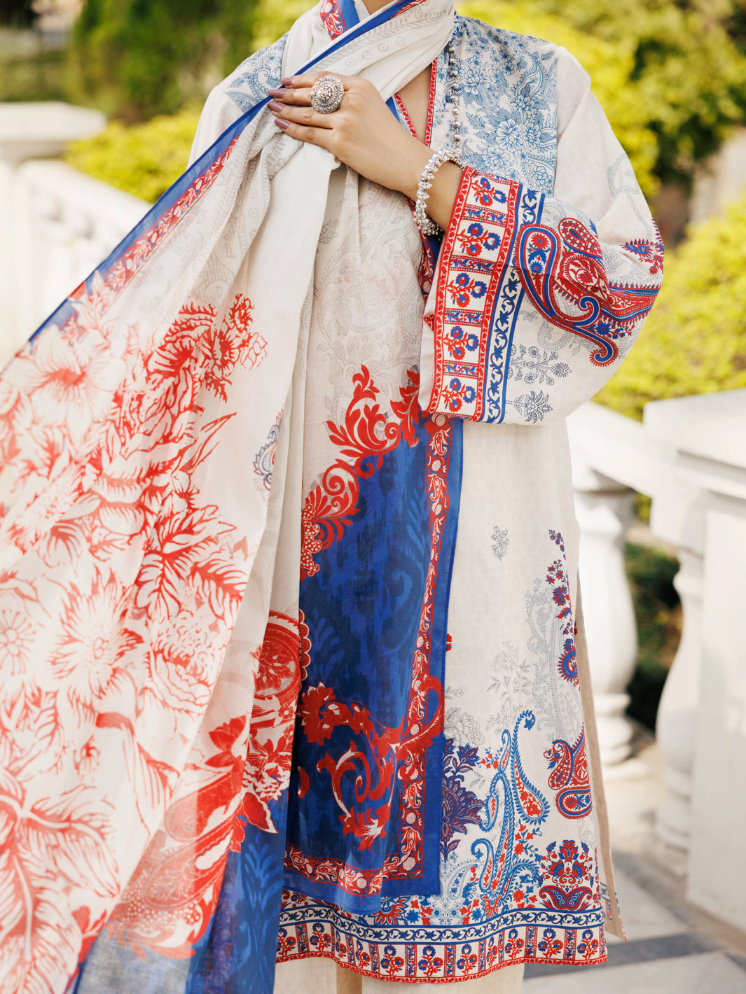 Almirah | Traditional Tale | ALP-3PS-2118 L Ivory Lawn