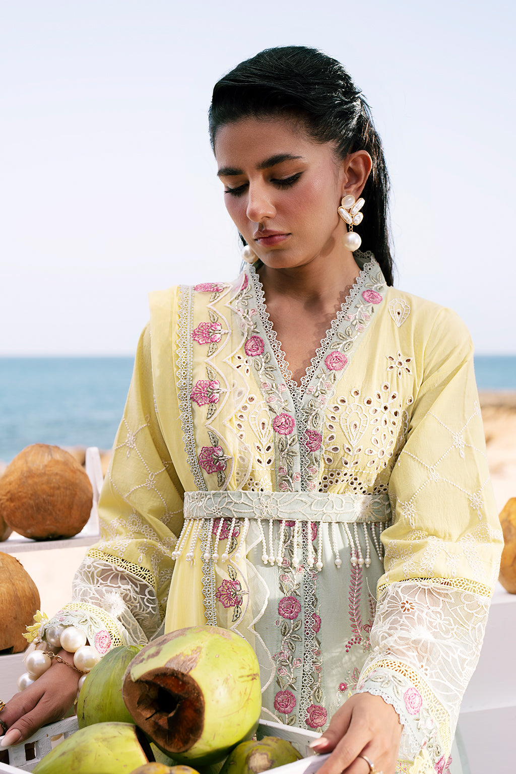 AJR Couture | Dastan Luxury Lawn 25 | Azure M Off White Lawn