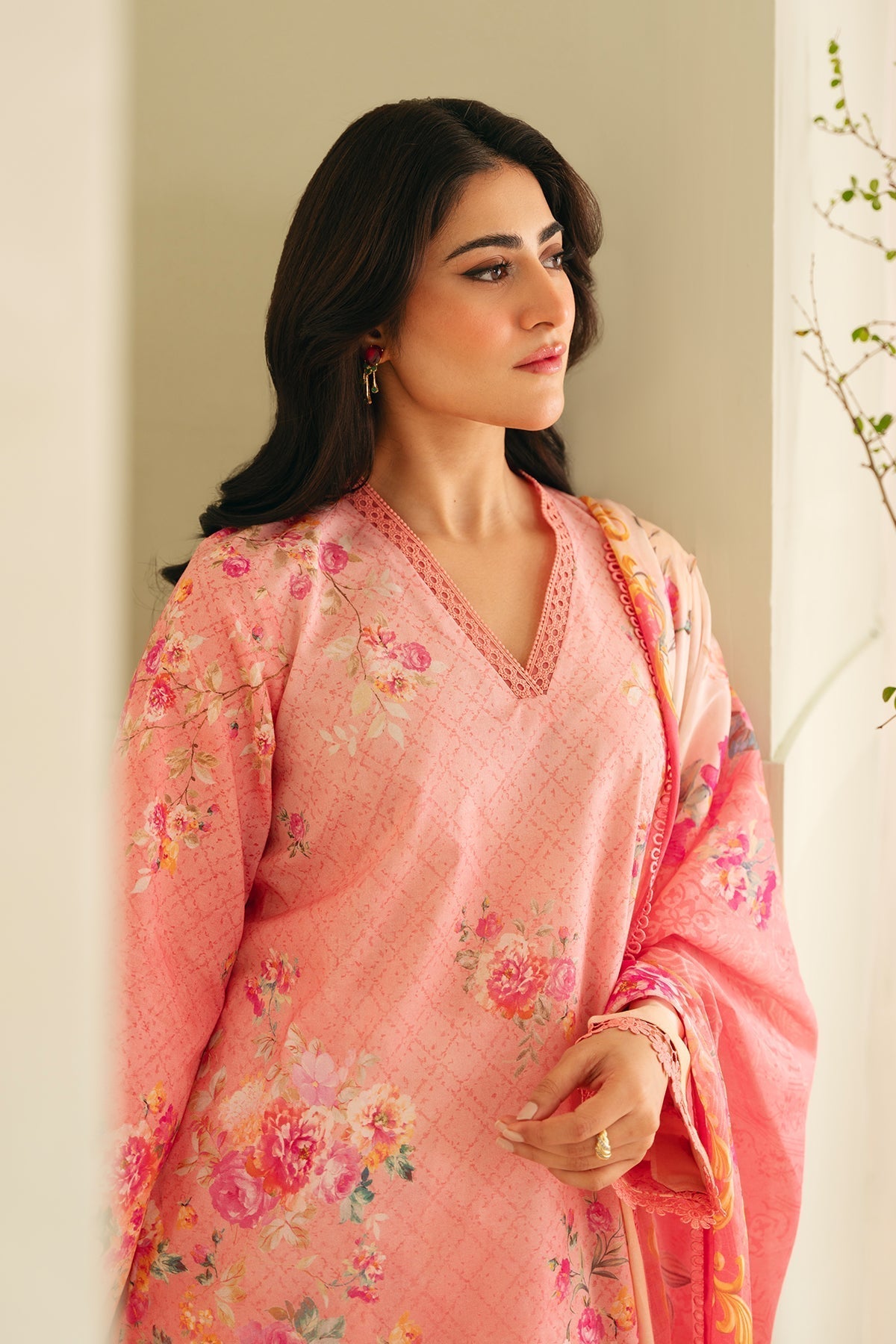 Sahar | Selene 25 | Blooming Dawn M Coral Lawn