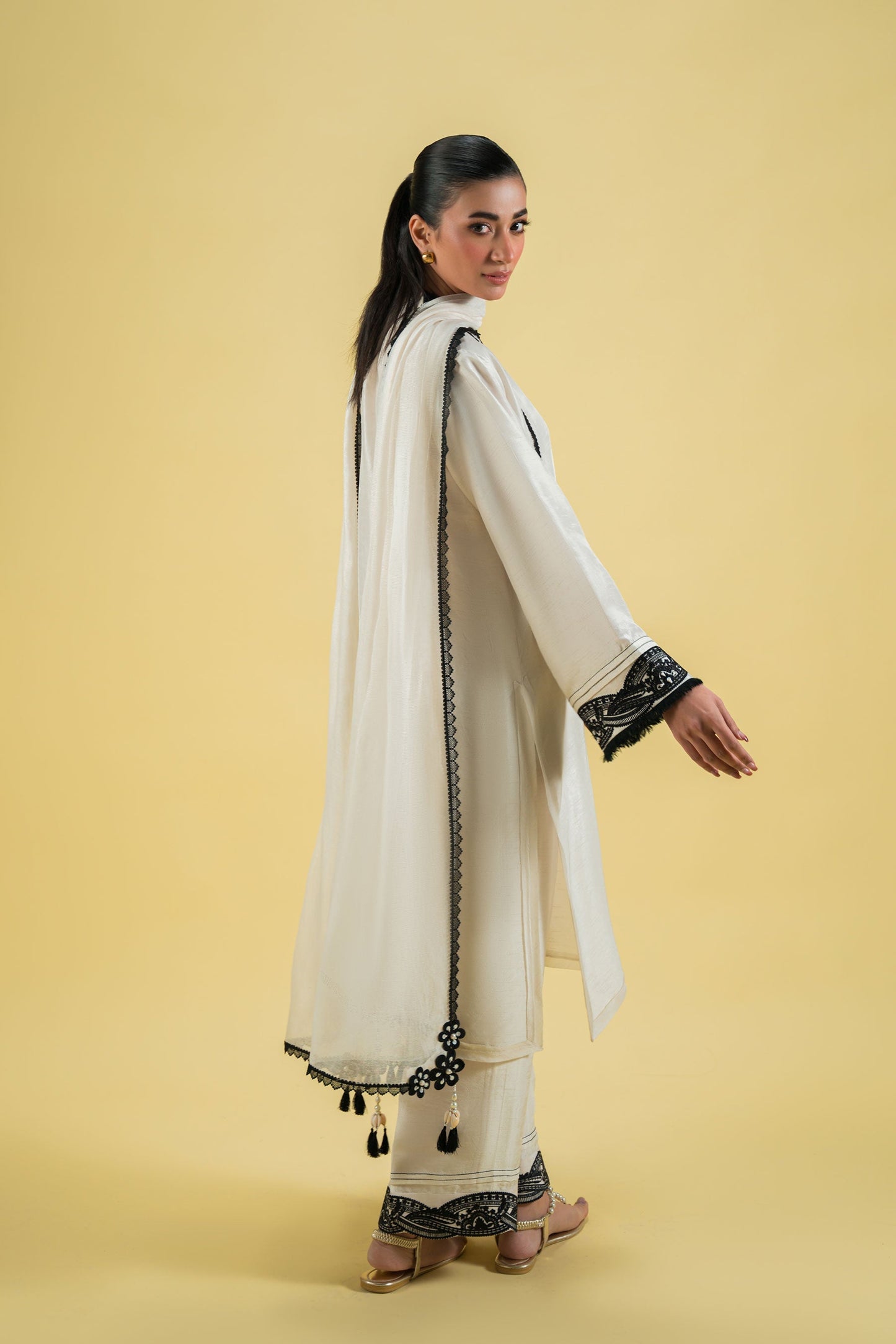 Ammara Khan | Sia 25 | D-13 S Ivory Blended Silk