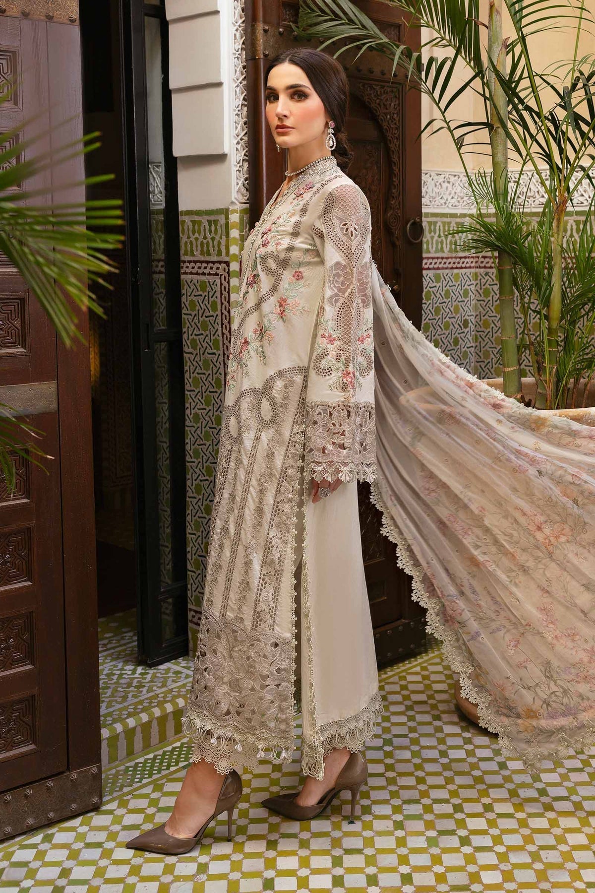 Maria B | Luxury Lawn 25 | D-2514-B S Beige Lawn