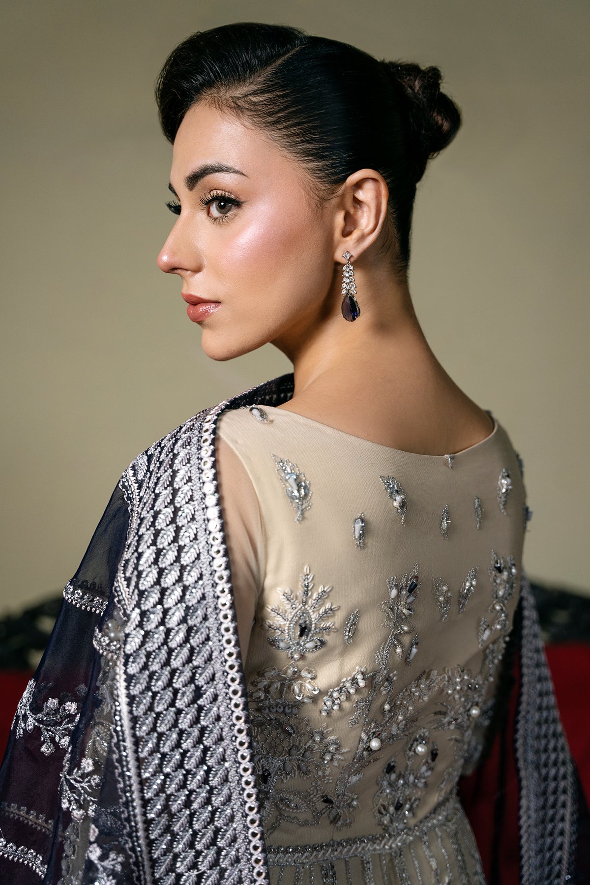 Mina Kashif | Kahani Formals | Araish XL Ivory Net