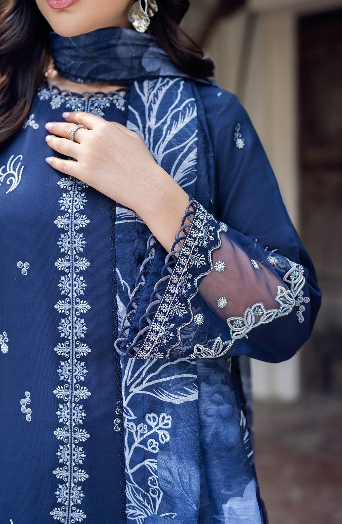 Zarif | Nura Textured Lawn 25 | SEERUM XL Navy Lawn