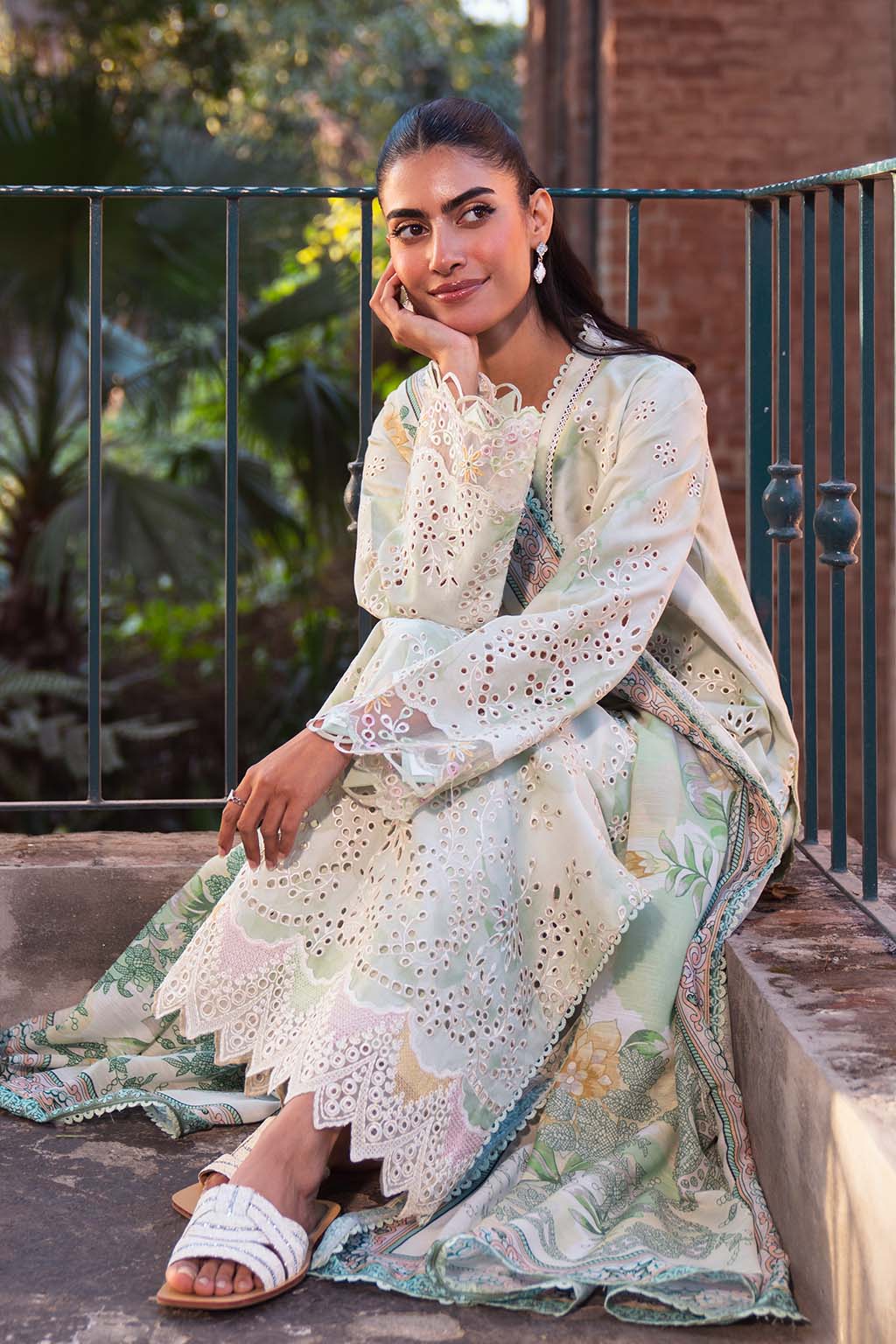 Neeshay | Summer Lines Printkari 25 | MEADOW MIST M Pastel Gray Lawn