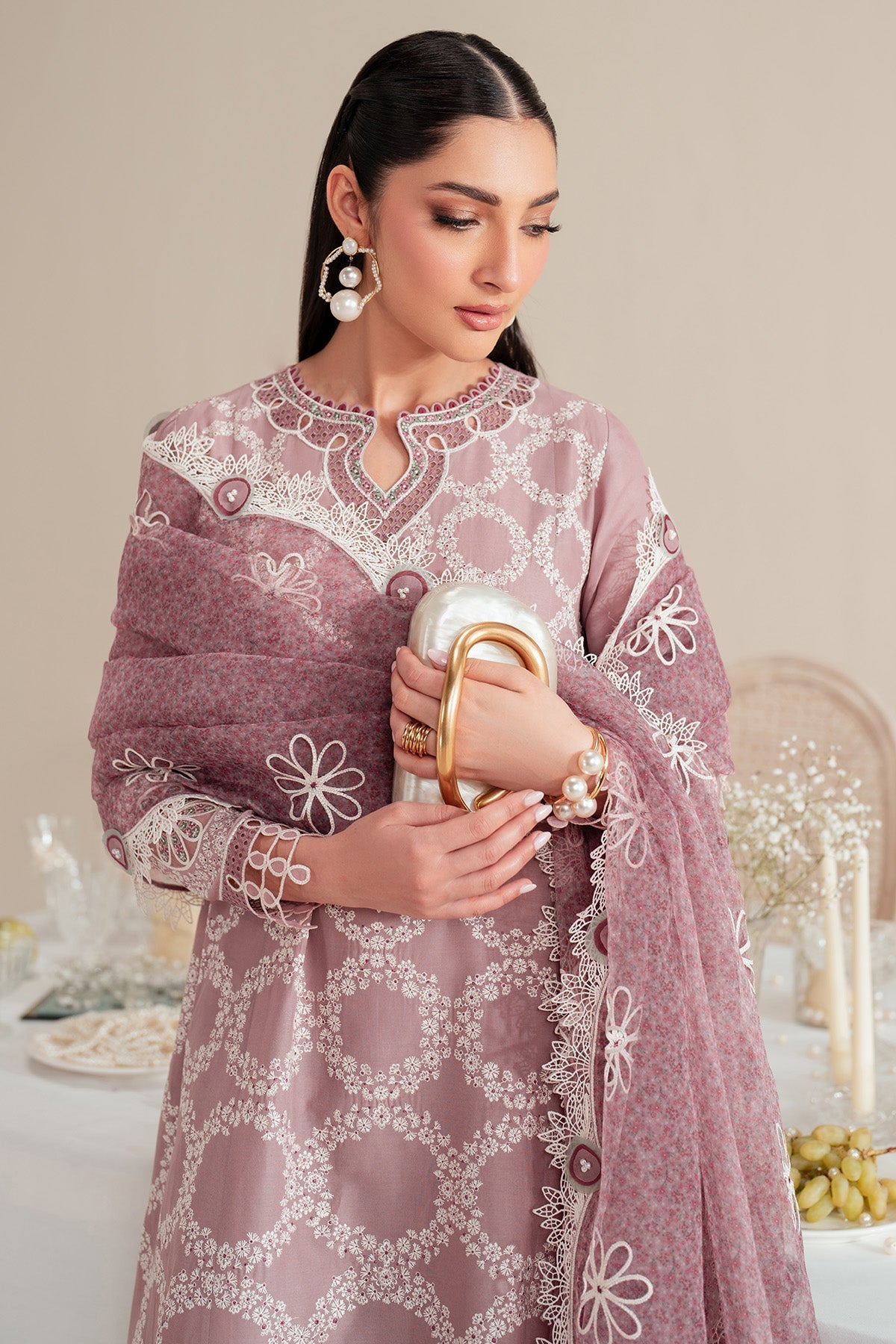 Jazmin | Iris Luxury Lawn 25 | IL'25-D10 L Pinkish Gray Lawn