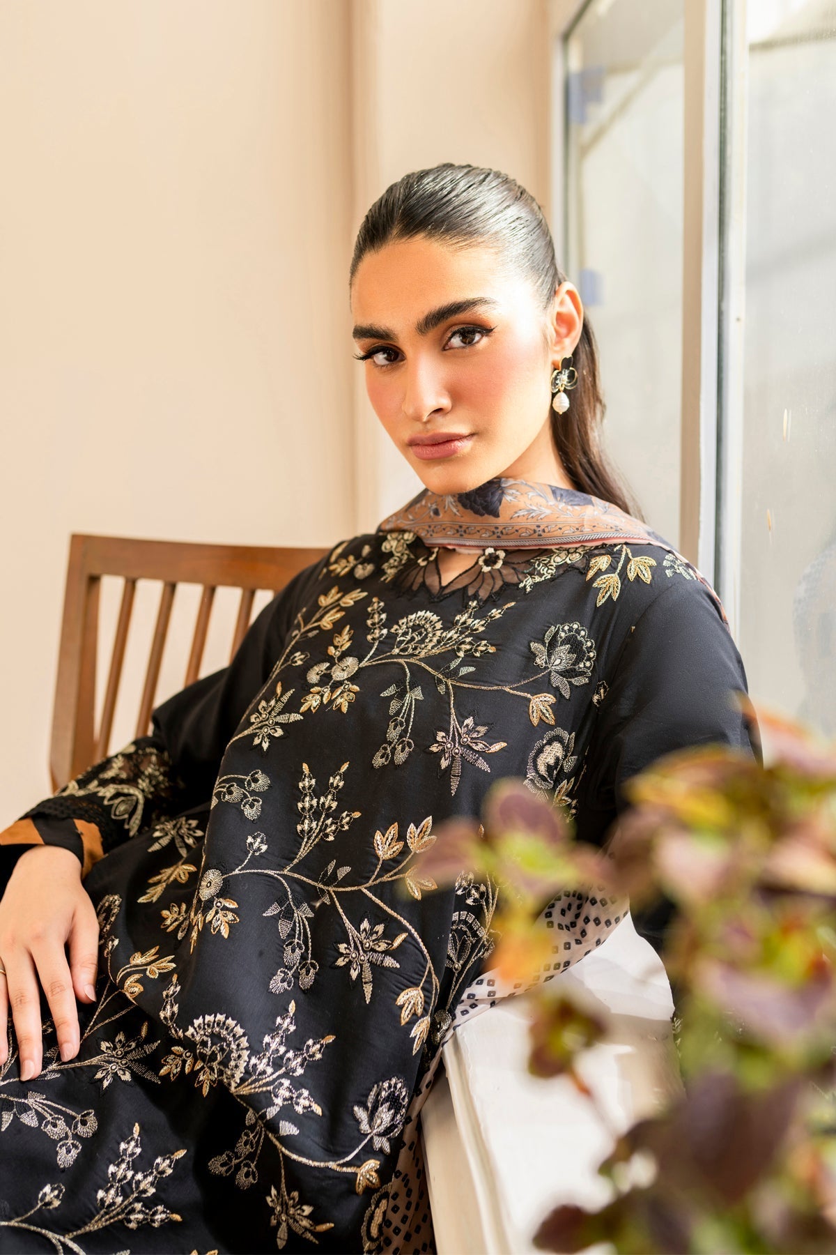 Xenia Formals | Summer Away 25 | VEVON XL Black Lawn