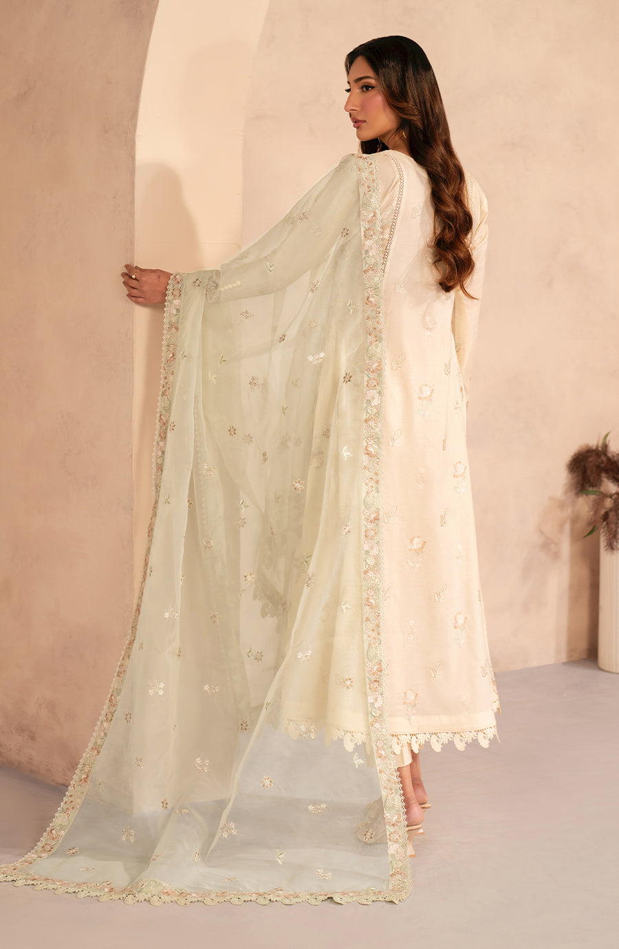 Zarif | Summer Lawn 25 |UNST-LWN-01 DAHEER S Ivory Lawn