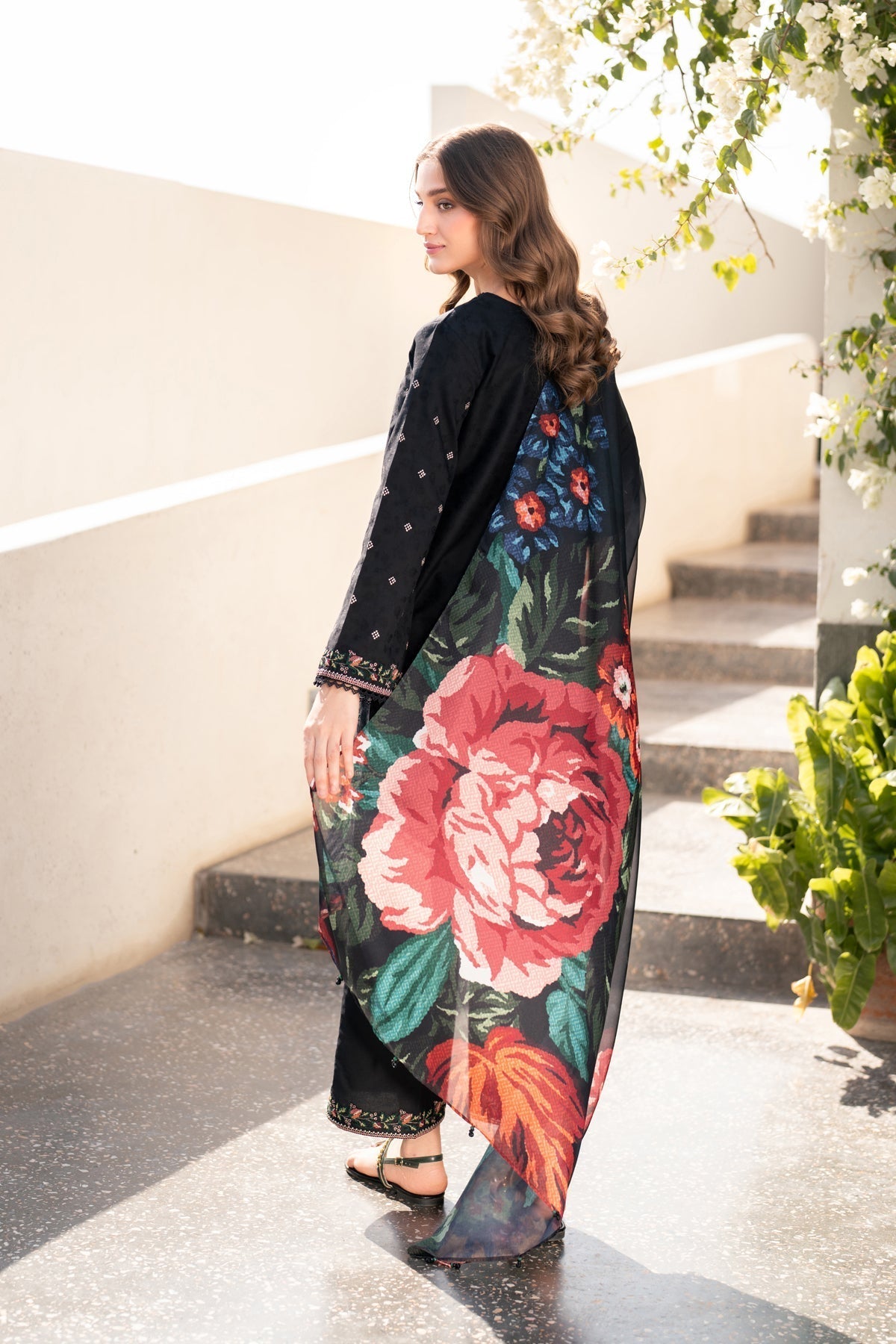 Xenia Formals | Summer Away 25 | DEN M Black Lawn