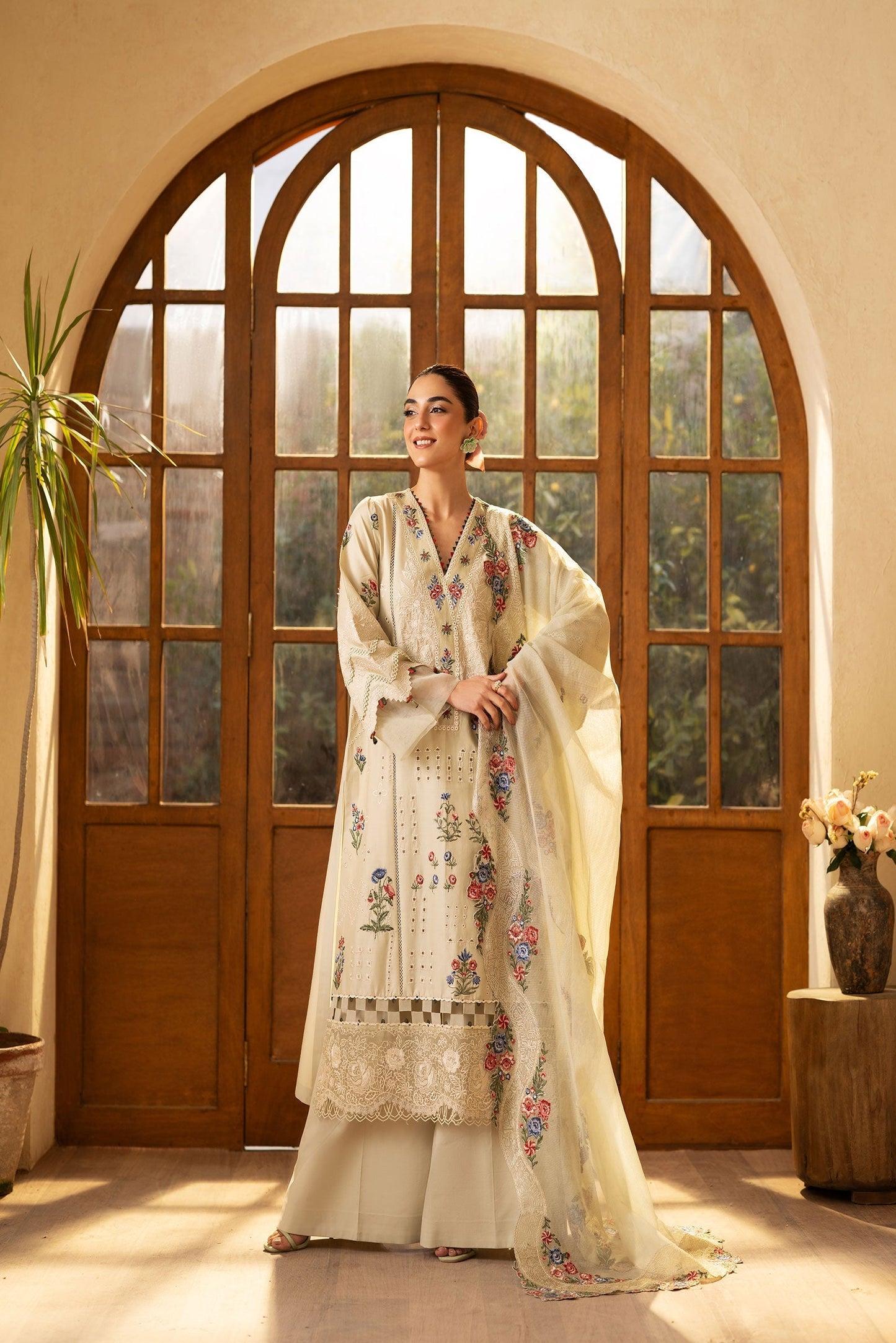 Maryam Hussain | Luxury Lawn 25 | Mint XS Cream Lawn